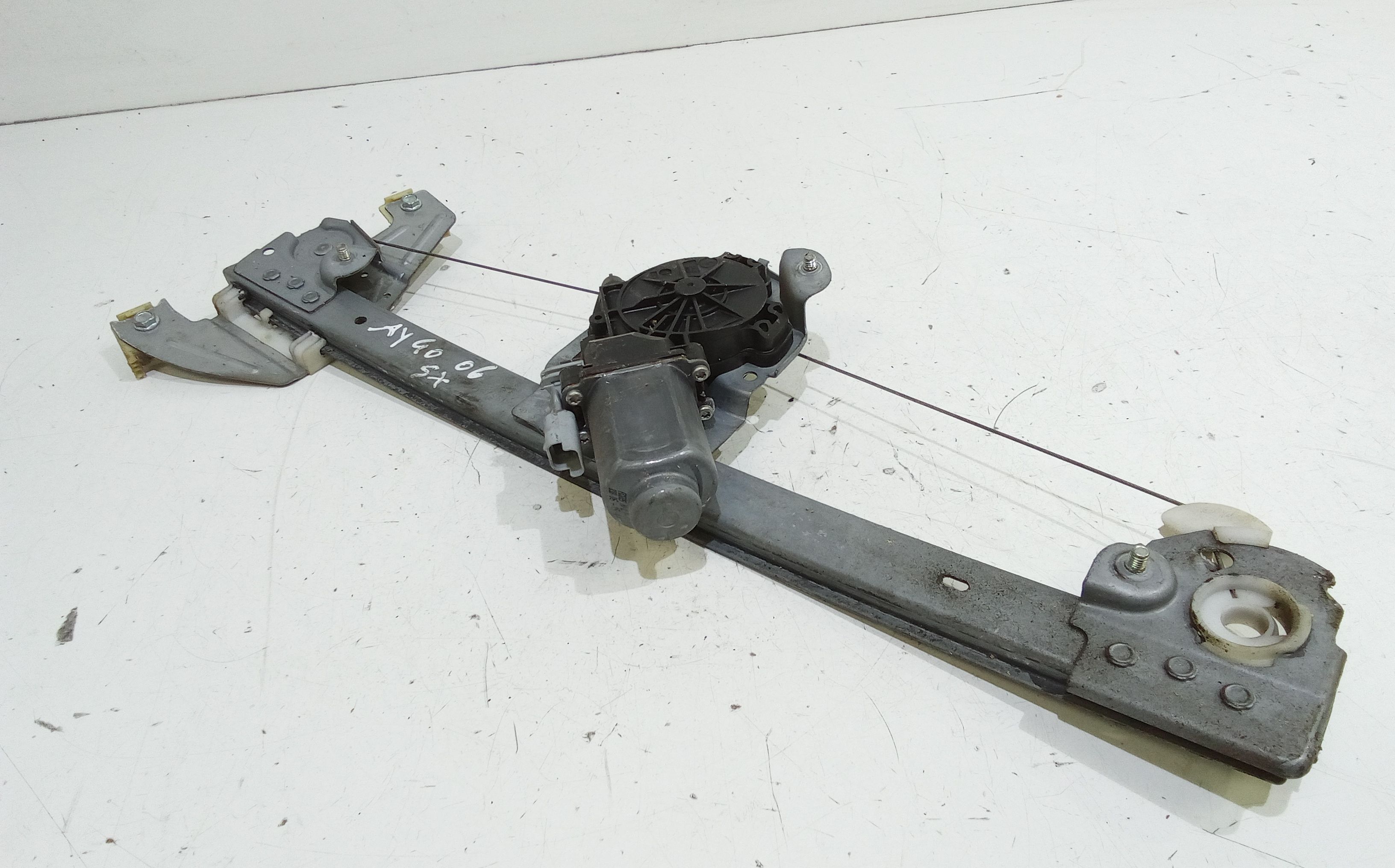 Cremagliera anteriore sinistra Guida TOYOTA Aygo 1 Serie