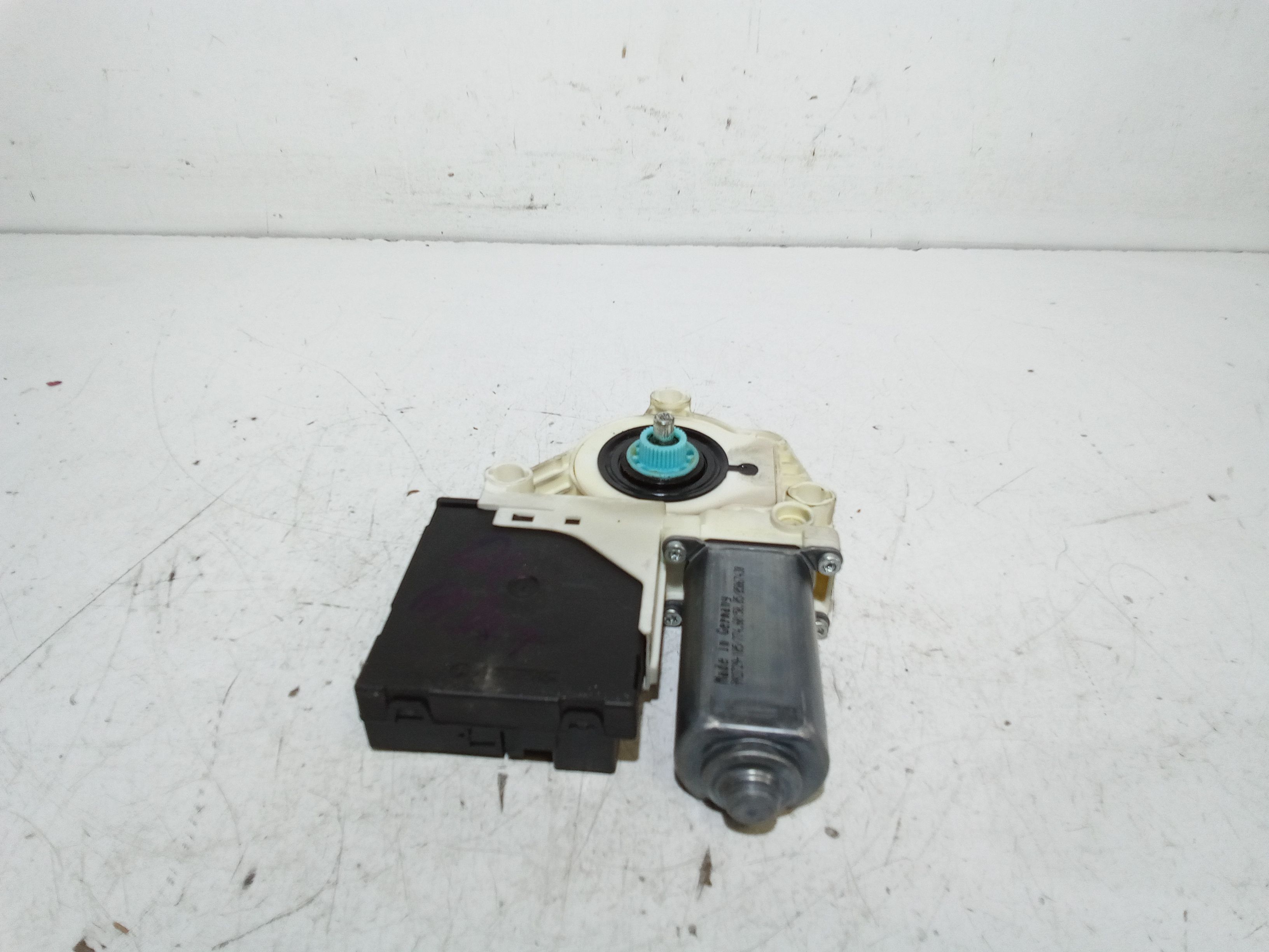 Motorino Alzavetro anteriore destra VOLKSWAGEN Passat Berlina 4 Serie