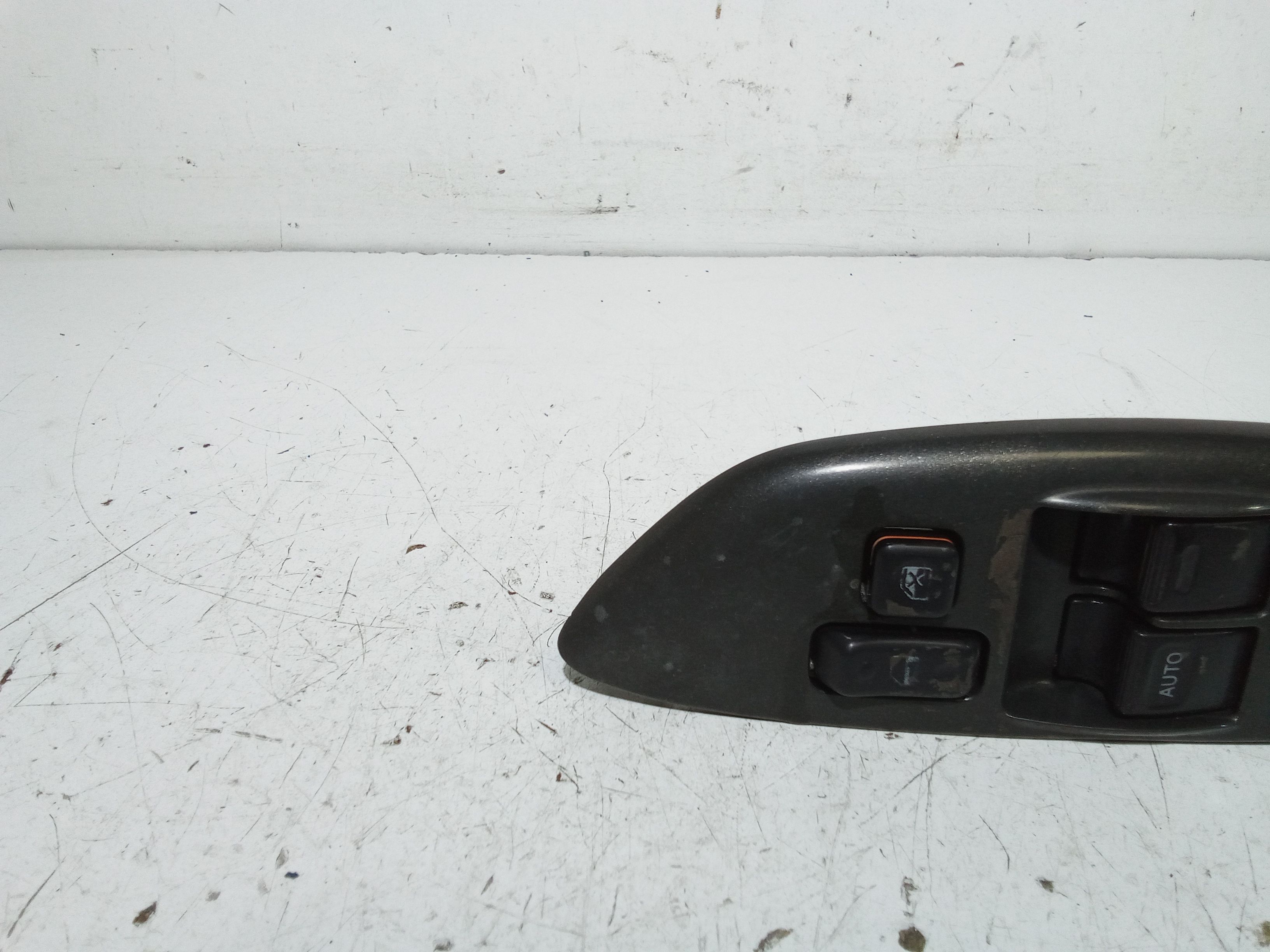 Pulsantiera anteriore sinistra Guida TOYOTA Yaris Serie (03>05)