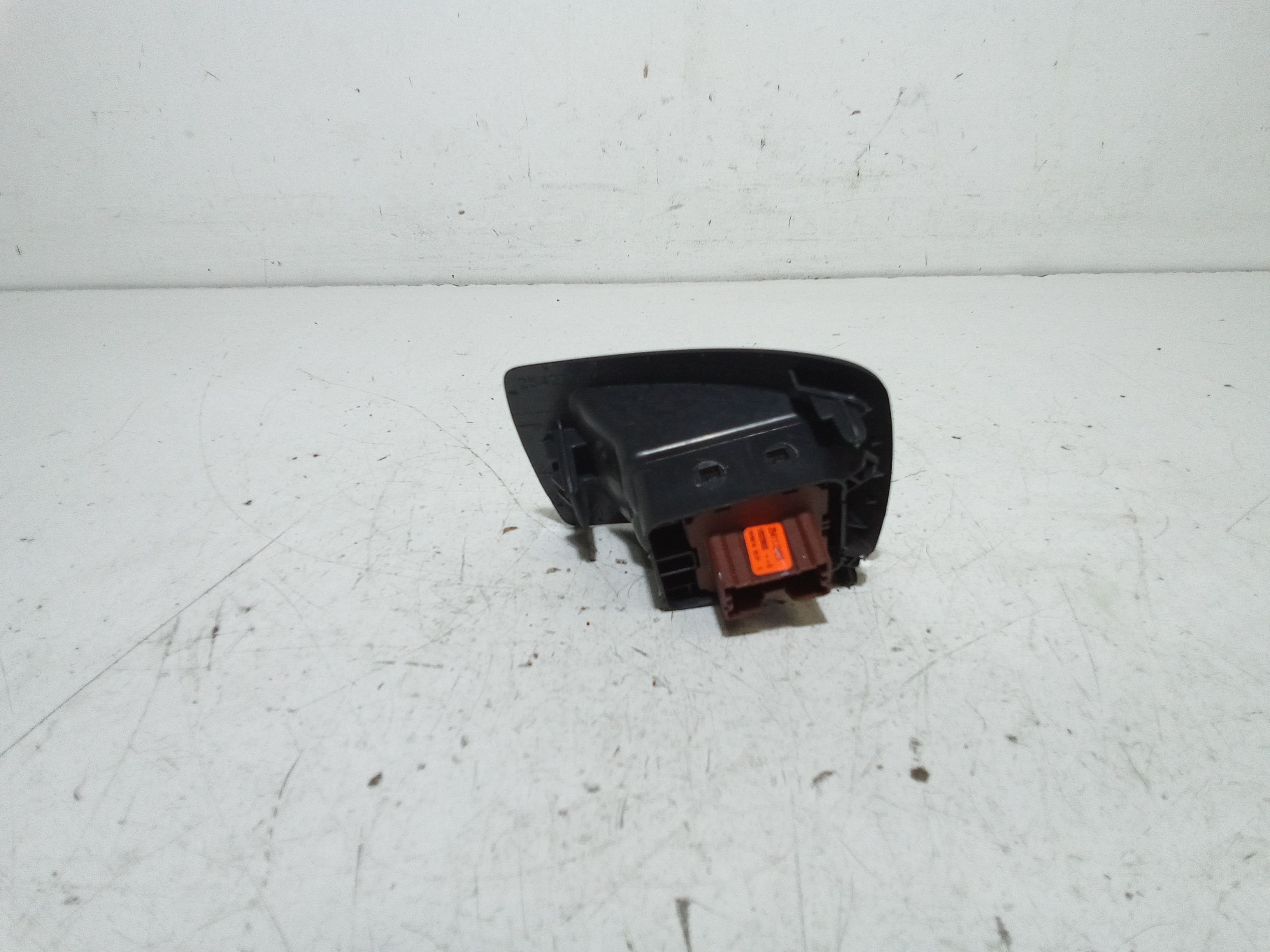 Pulsantiera anteriore sinistra Guida DACIA Logan Serie MCV (13>)