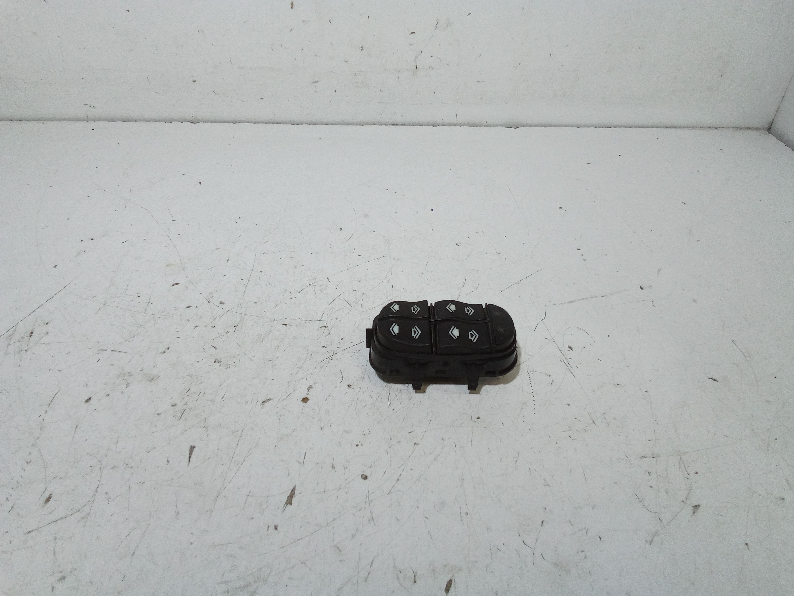 Pulsantiera anteriore sinistra Guida FORD Focus Berlina 2 Serie