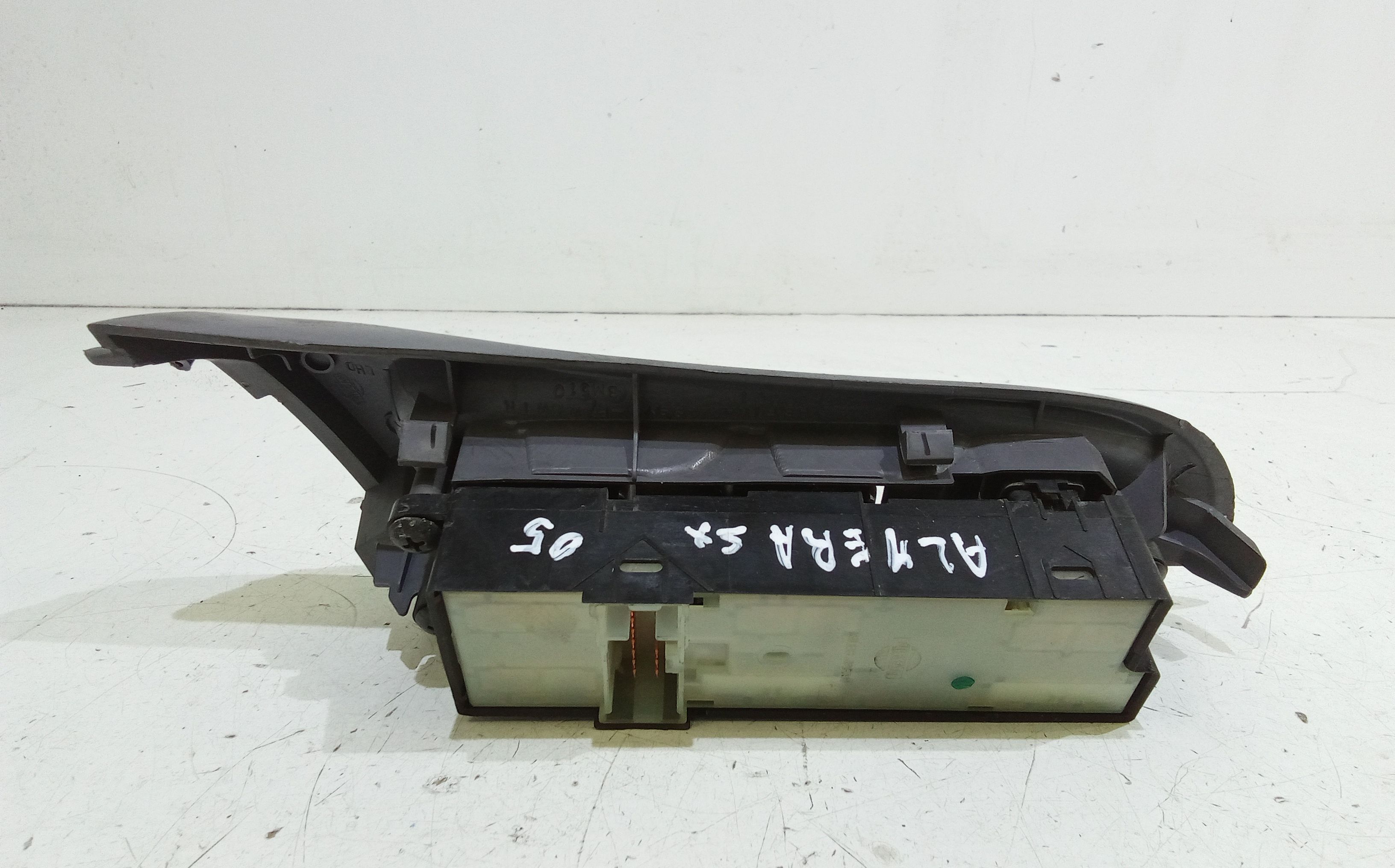 Pulsantiera anteriore sinistra Guida NISSAN Almera 3 Serie