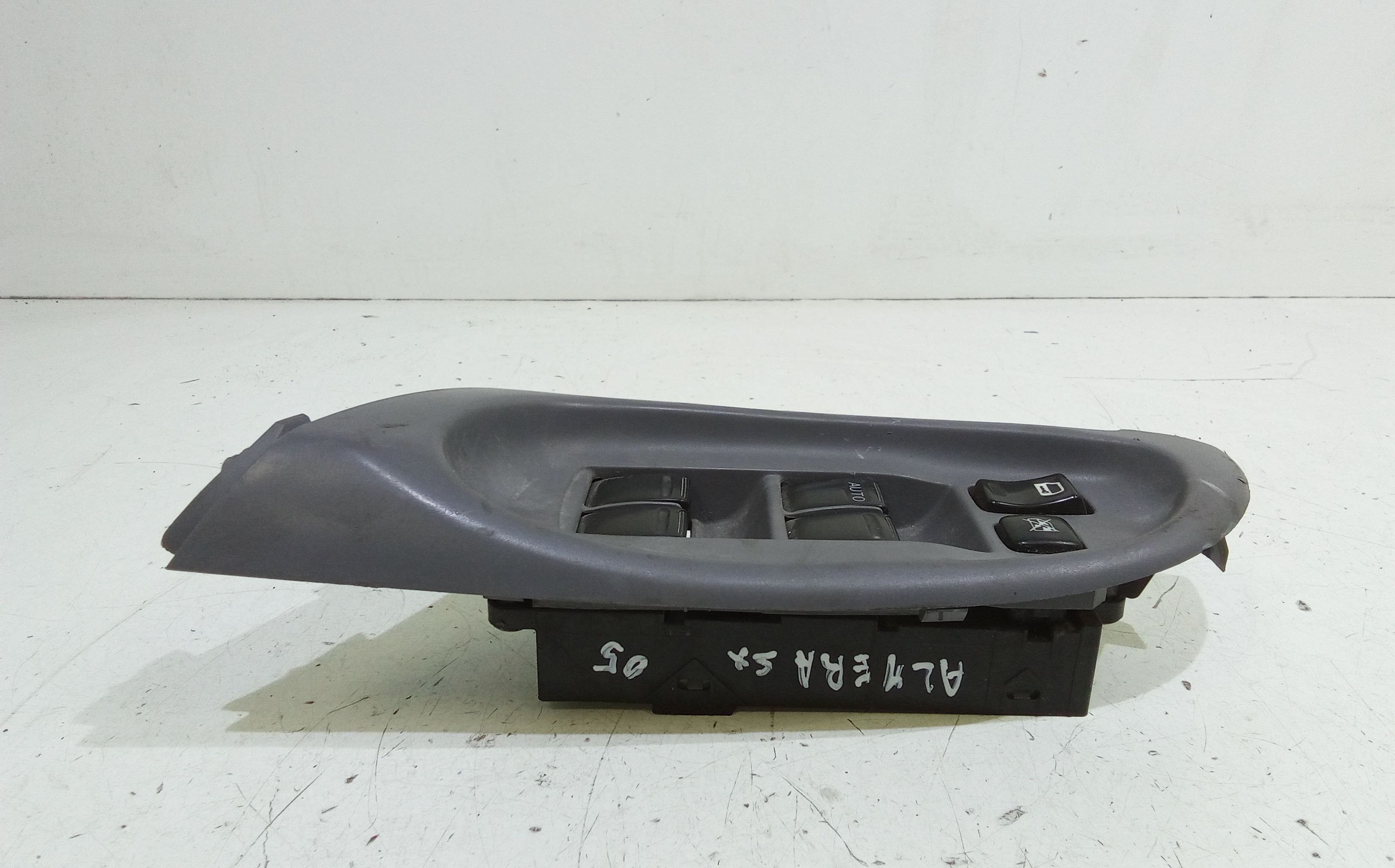 Pulsantiera anteriore sinistra Guida NISSAN Almera 3 Serie