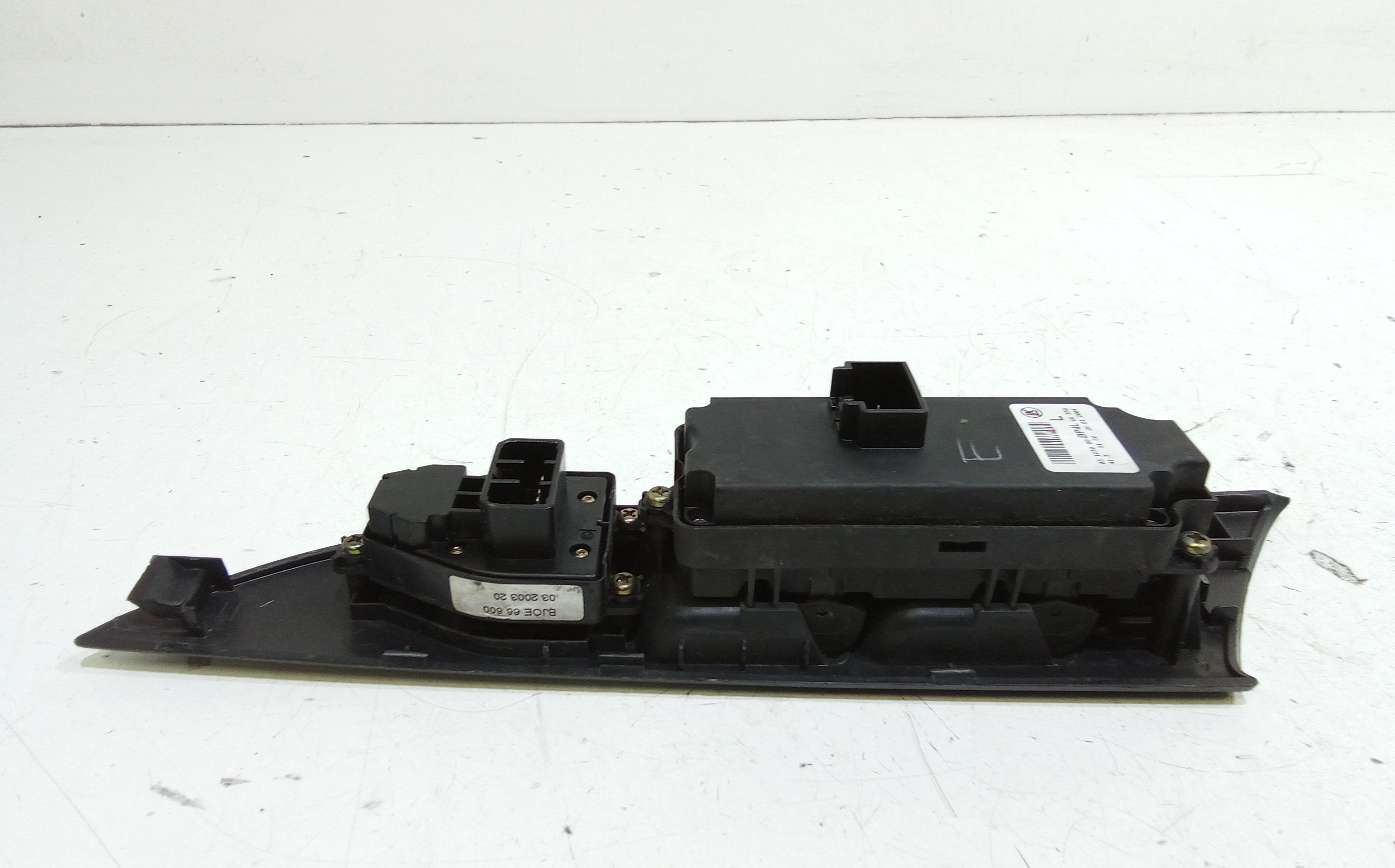 Pulsantiera anteriore sinistra Guida MAZDA 3 Berlina Serie (03>09)