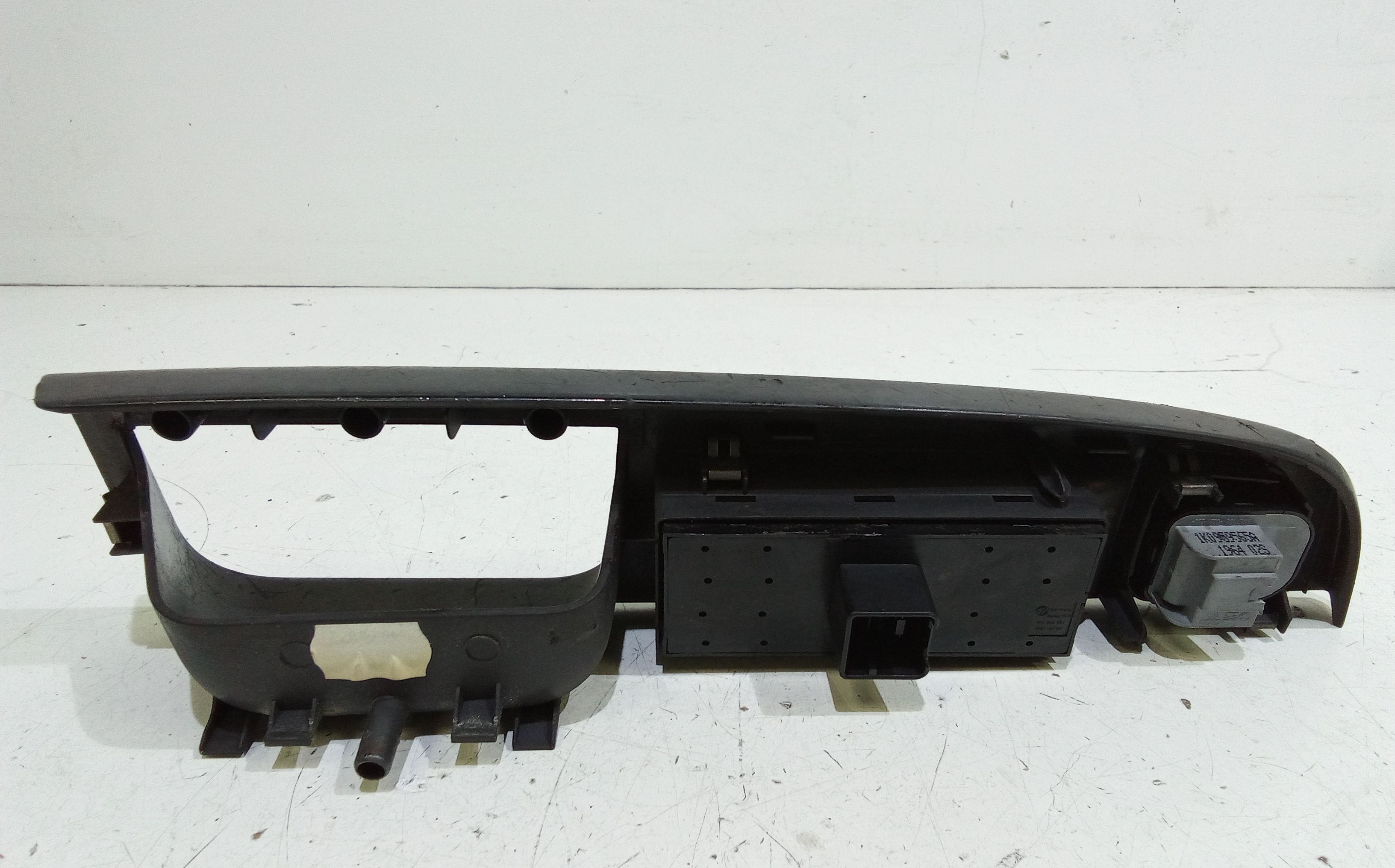 Pulsantiera anteriore sinistra Guida VOLKSWAGEN Golf 5 Berlina (03>08)