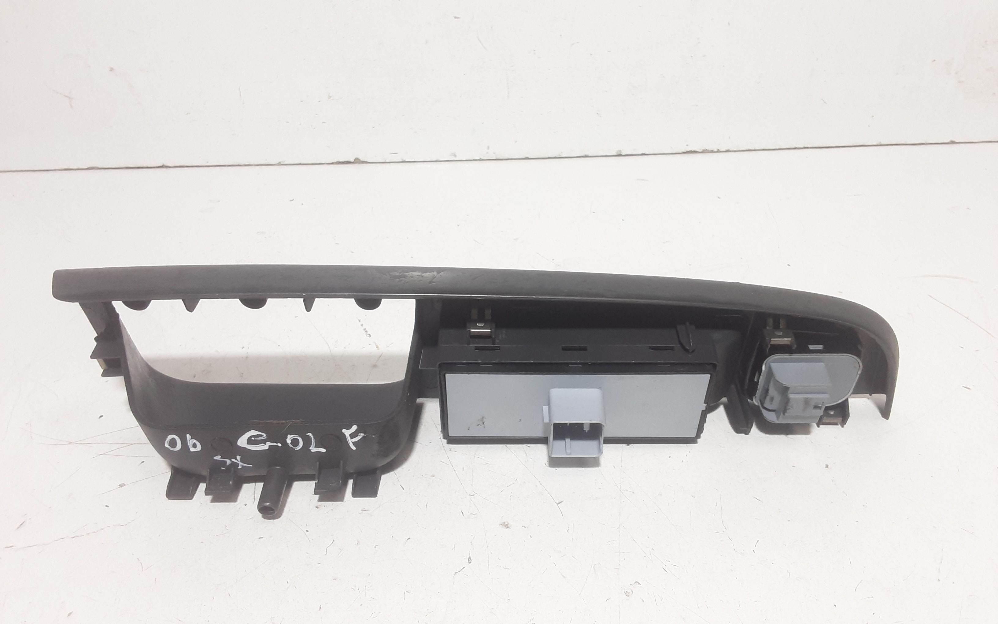 Pulsantiera anteriore sinistra Guida VOLKSWAGEN Golf 5 Berlina (03>08)