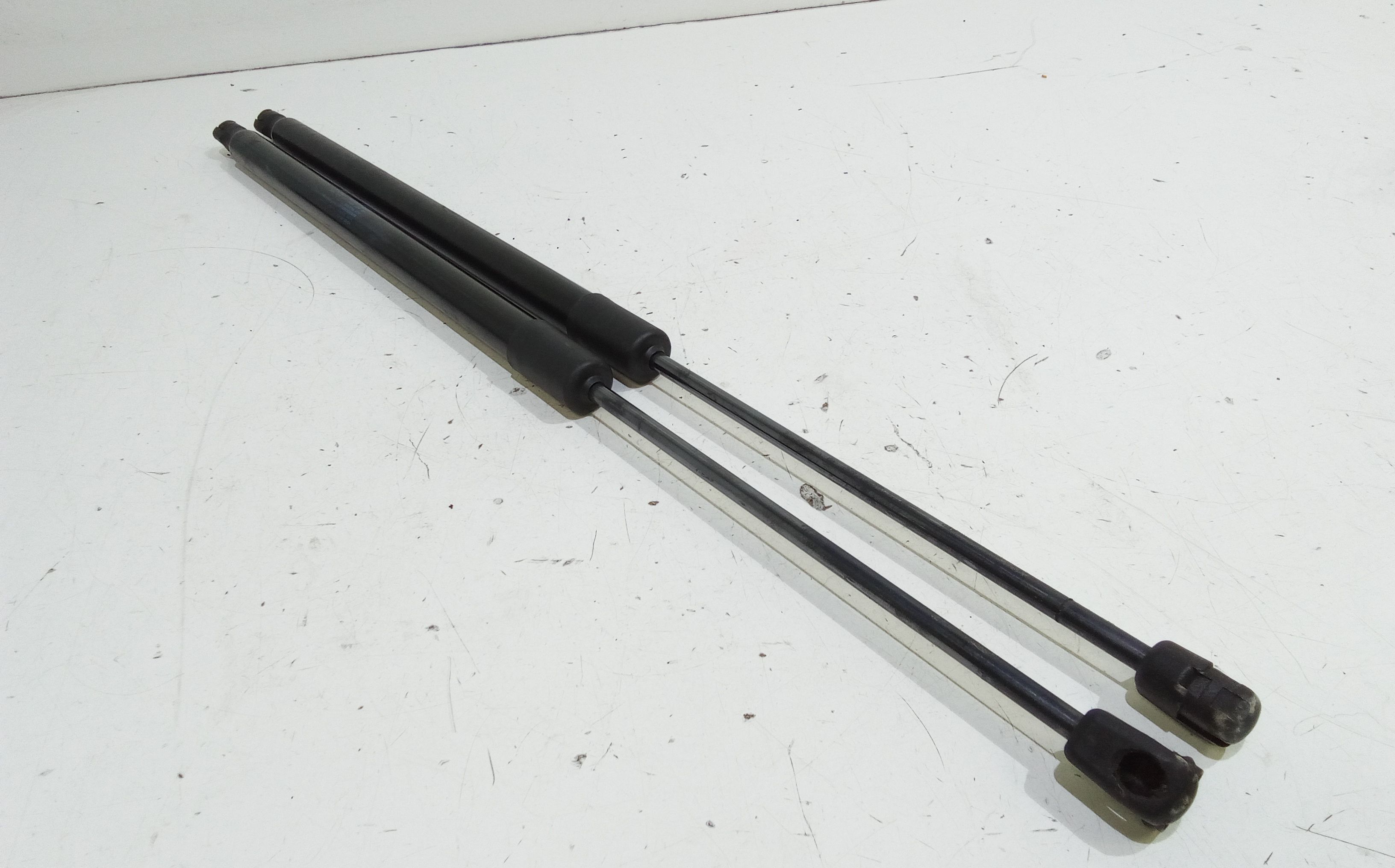 Pistoncini cofano Post. VOLKSWAGEN Tiguan Serie