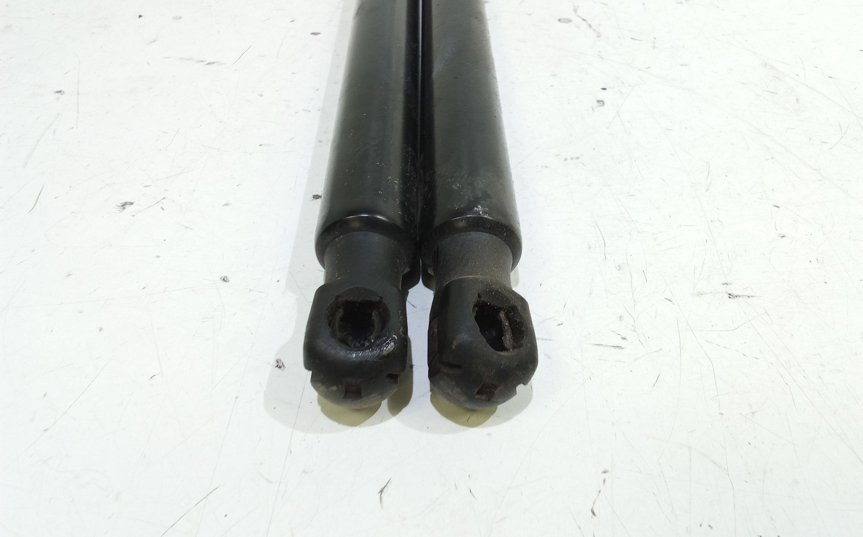 Pistoncini cofano Post. VOLKSWAGEN Tiguan Serie