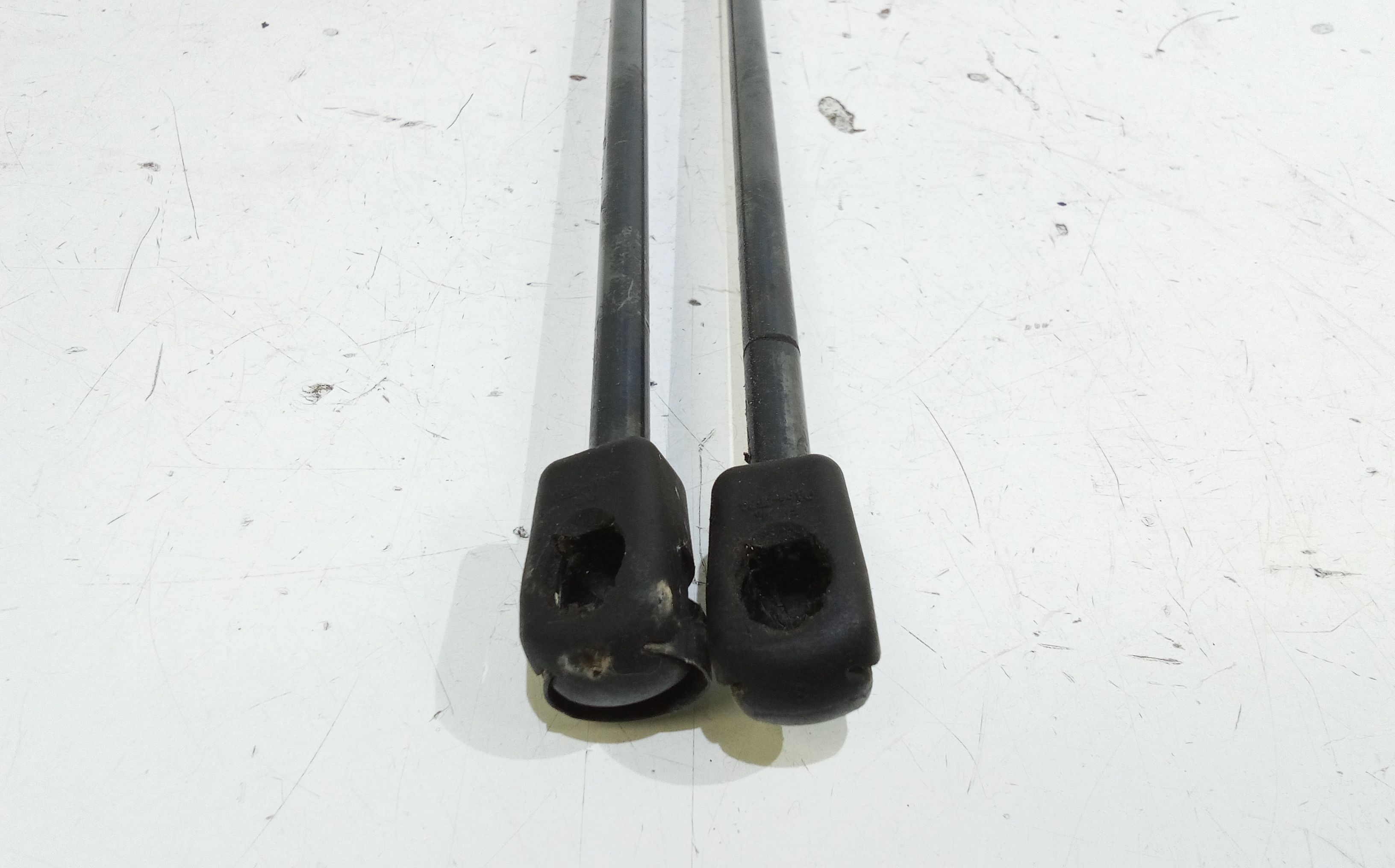 Pistoncini cofano Post. VOLKSWAGEN Tiguan Serie