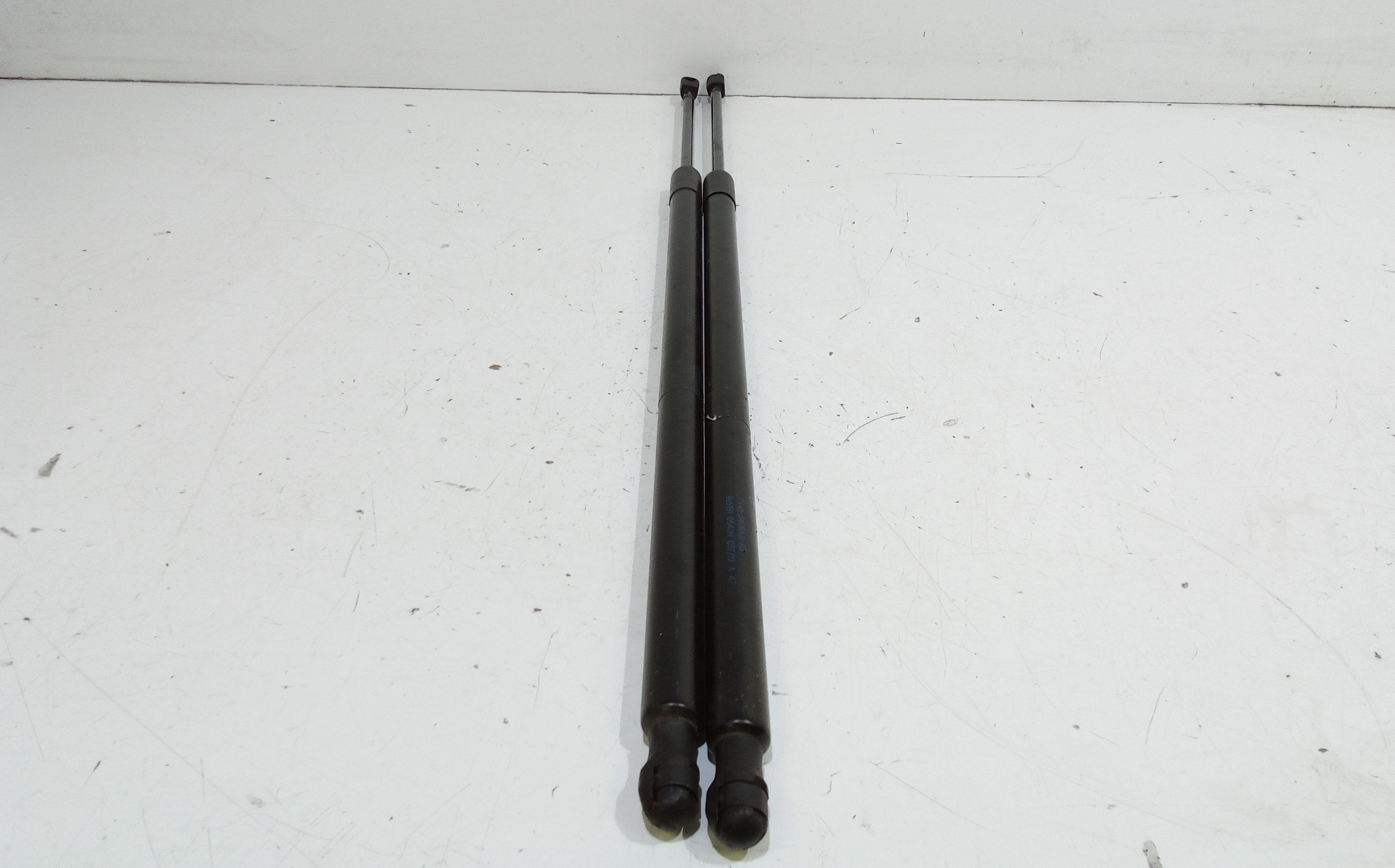 Pistoncini cofano Post. FORD Kuga Serie (16>)