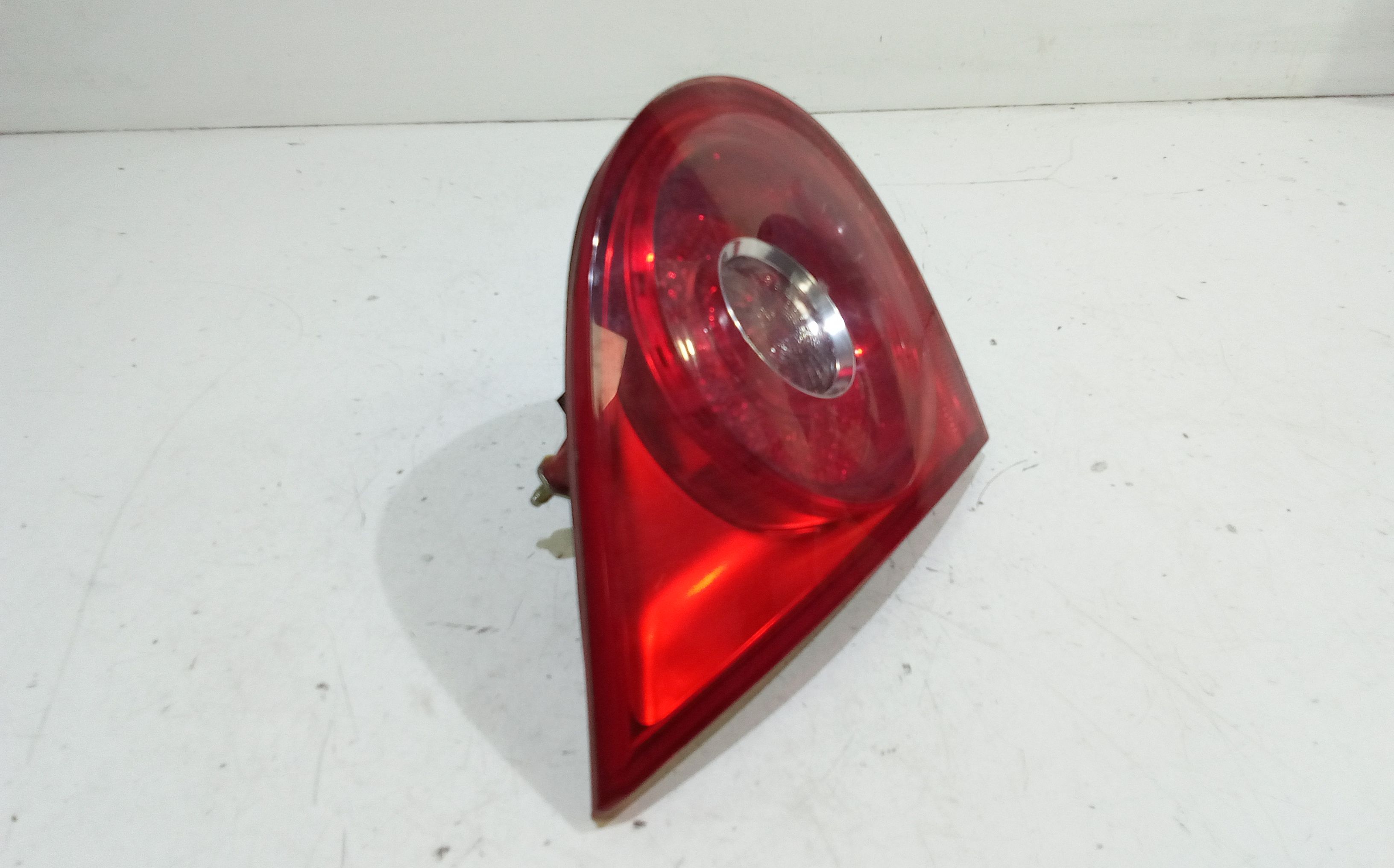 Stop Posteriore Sinistro Integrato nel Portello VOLKSWAGEN Golf 5 Berlina (03>08)