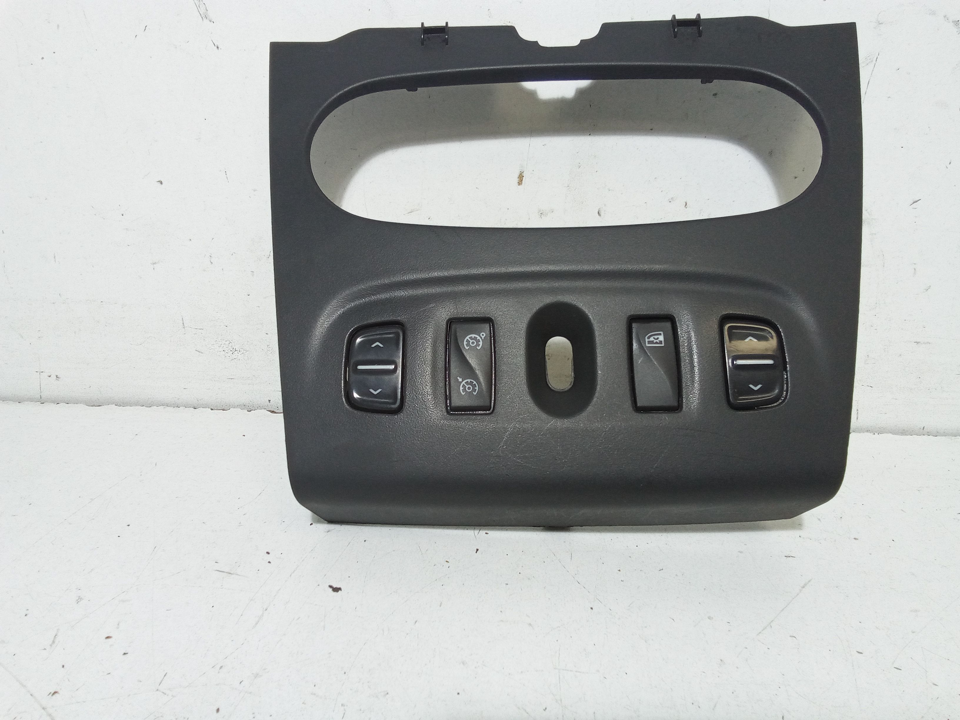 Pulsantiera Centrale DACIA Logan Serie MCV (13>)