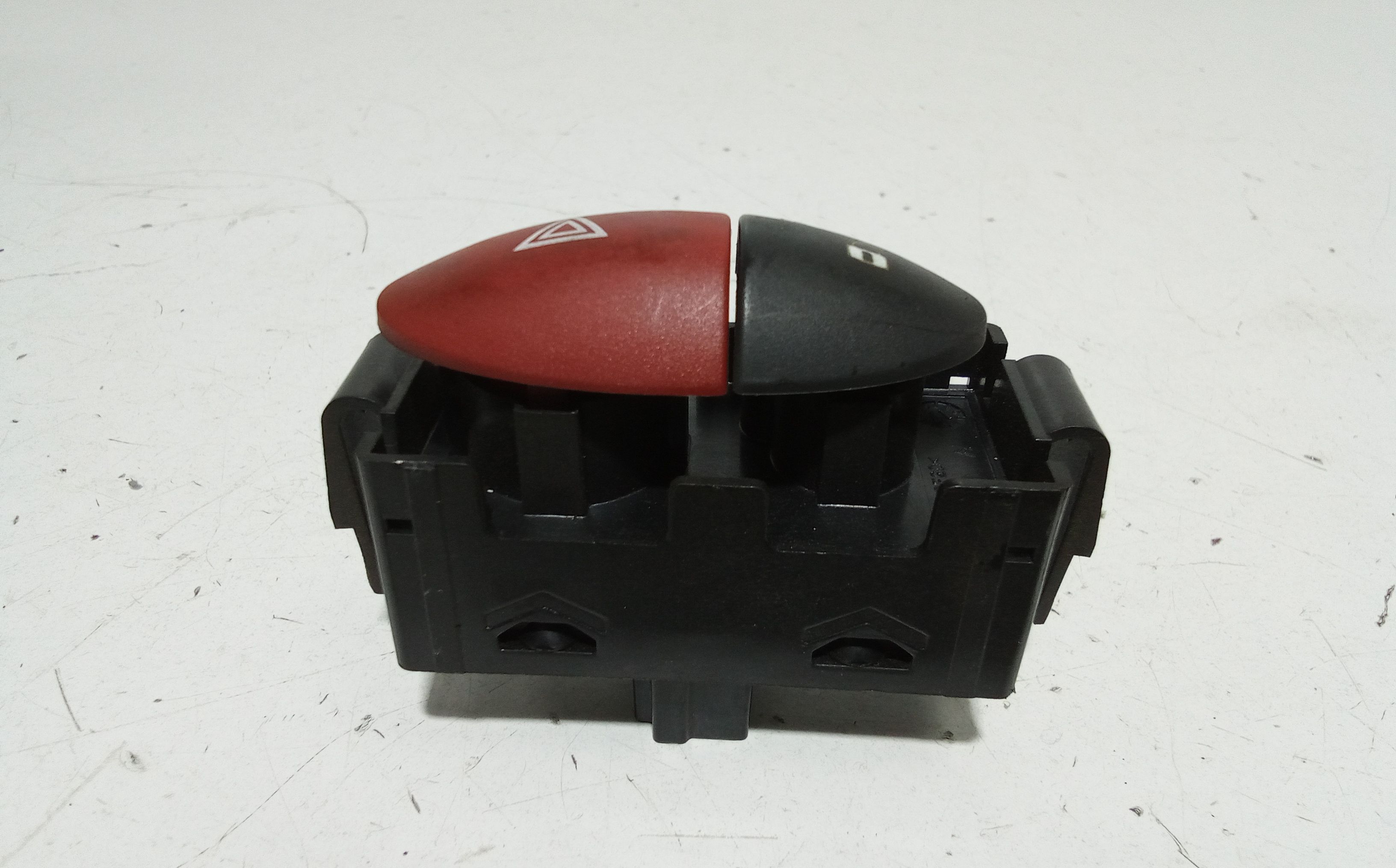 Pulsante luci di emergenza RENAULT Master 4 Serie