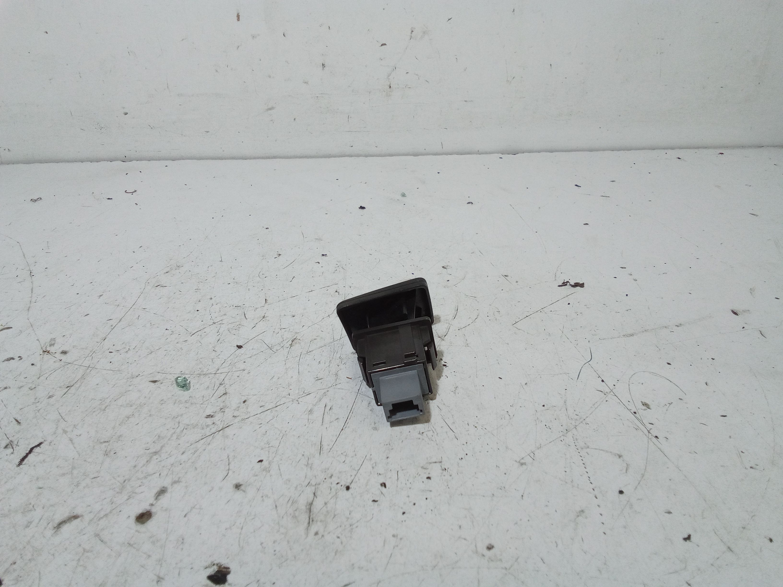 Pulsante luci di emergenza TOYOTA Yaris Serie (05>08)