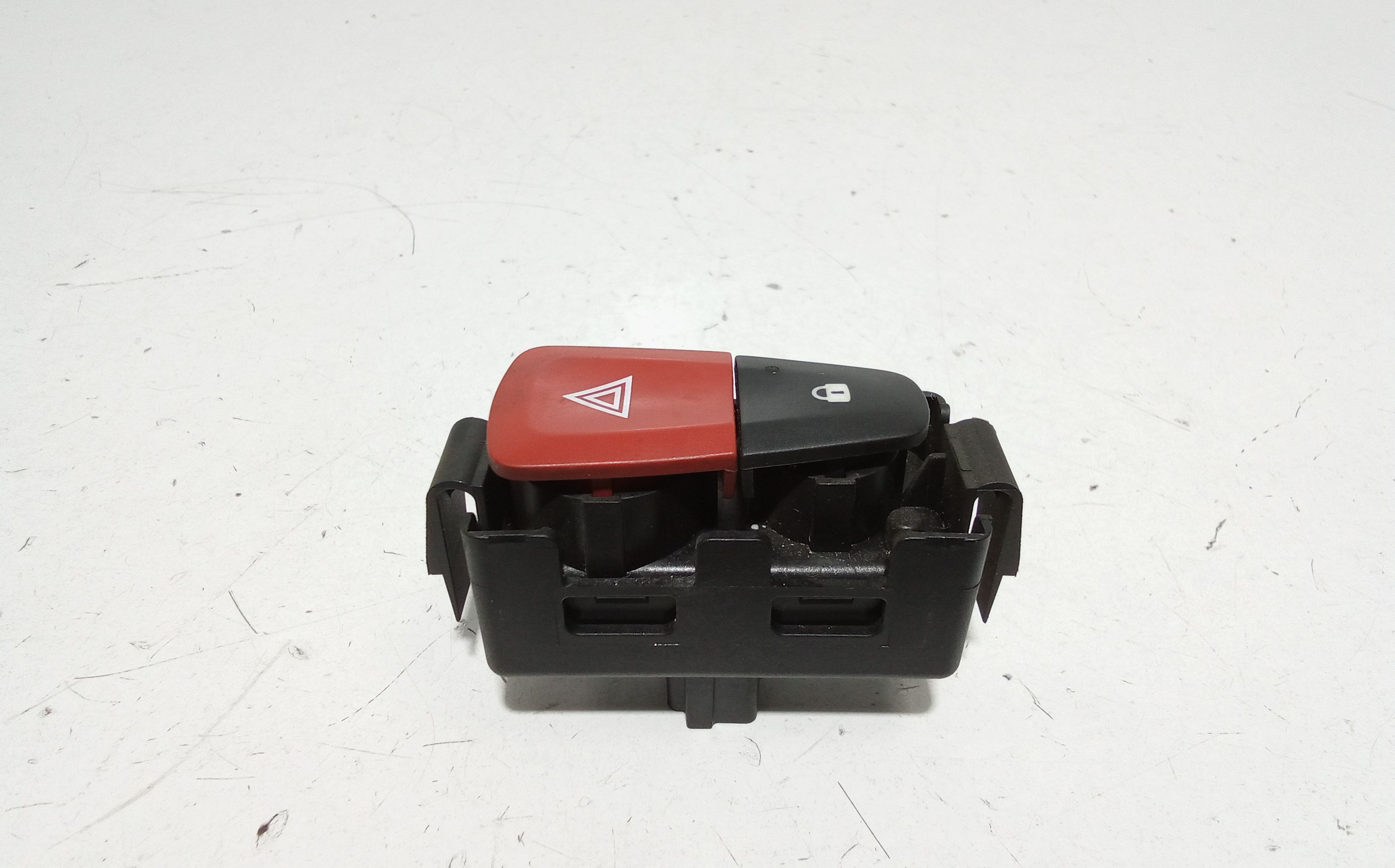 Pulsante luci di emergenza RENAULT Megane III (08>16)