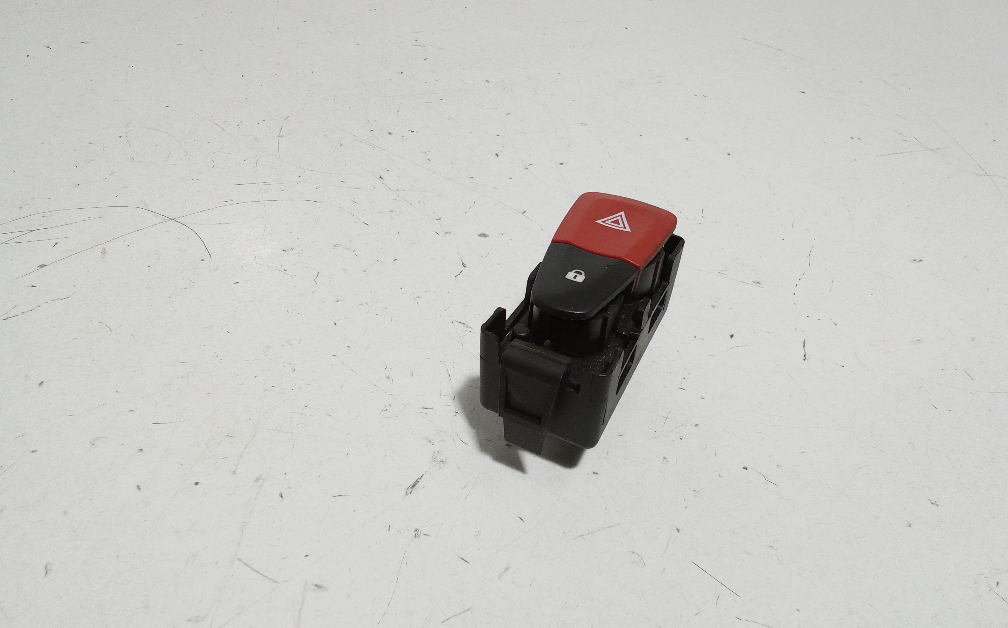 Pulsante luci di emergenza RENAULT Megane III (08>16)