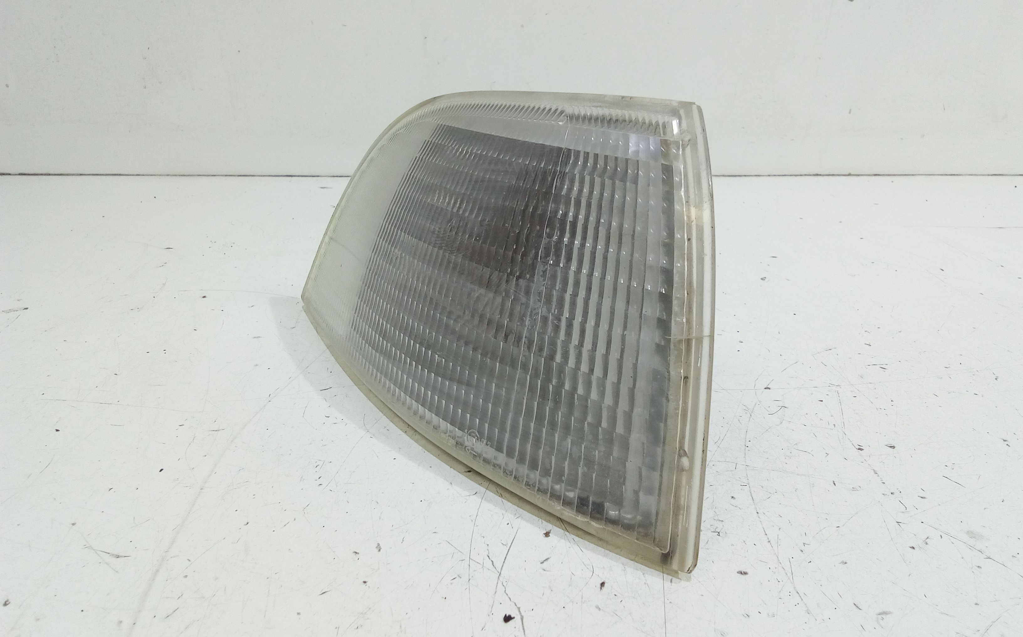 Freccia fanalino ant DX lato passeggero FIAT Punto Berlina 3P