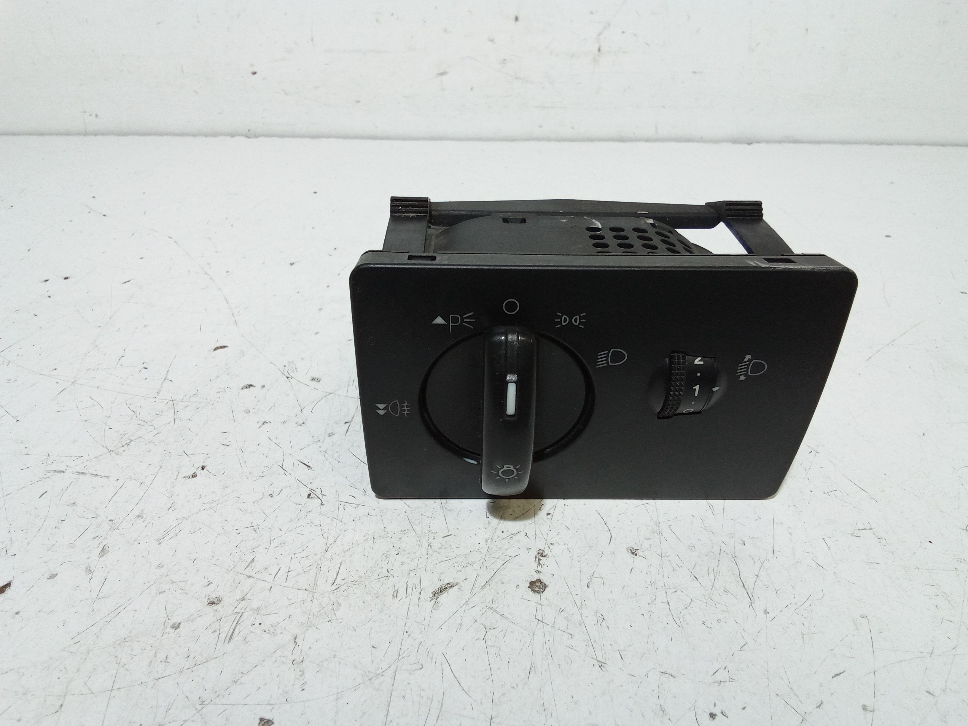 Interruttore comando luci FORD C - Max Serie (07>10)