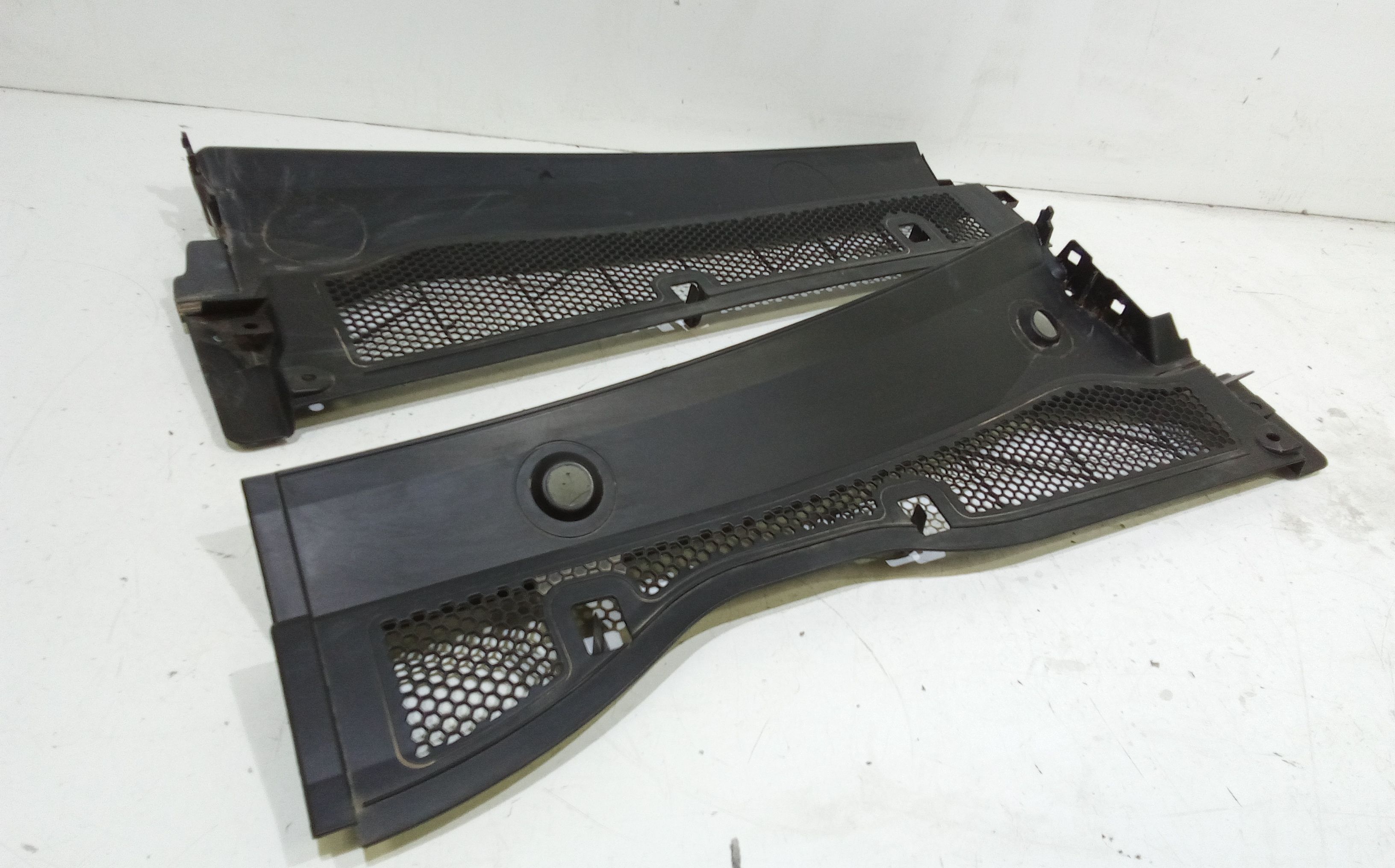 Griglia Gocciolatoio ant. PEUGEOT 208 Serie (19>)