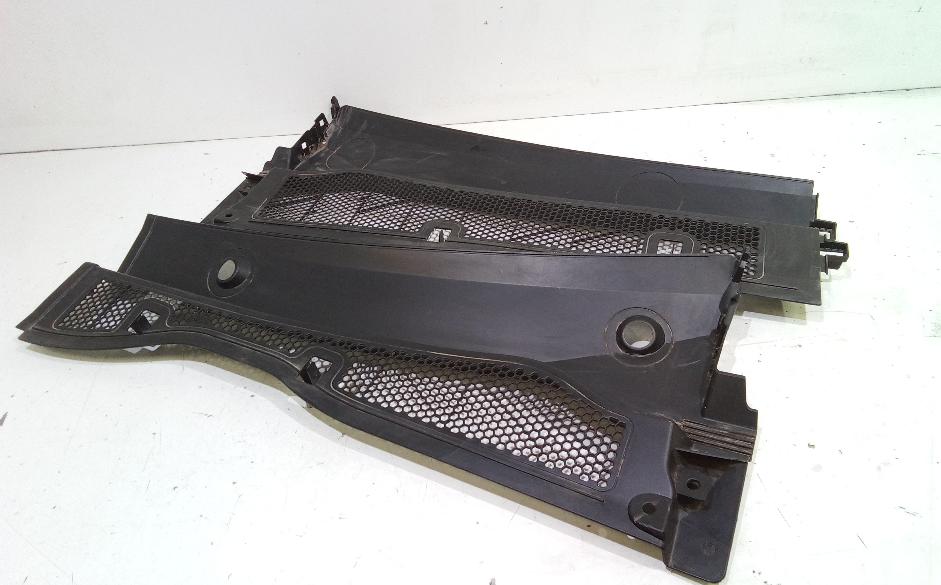 Griglia Gocciolatoio ant. PEUGEOT 208 Serie (19>)