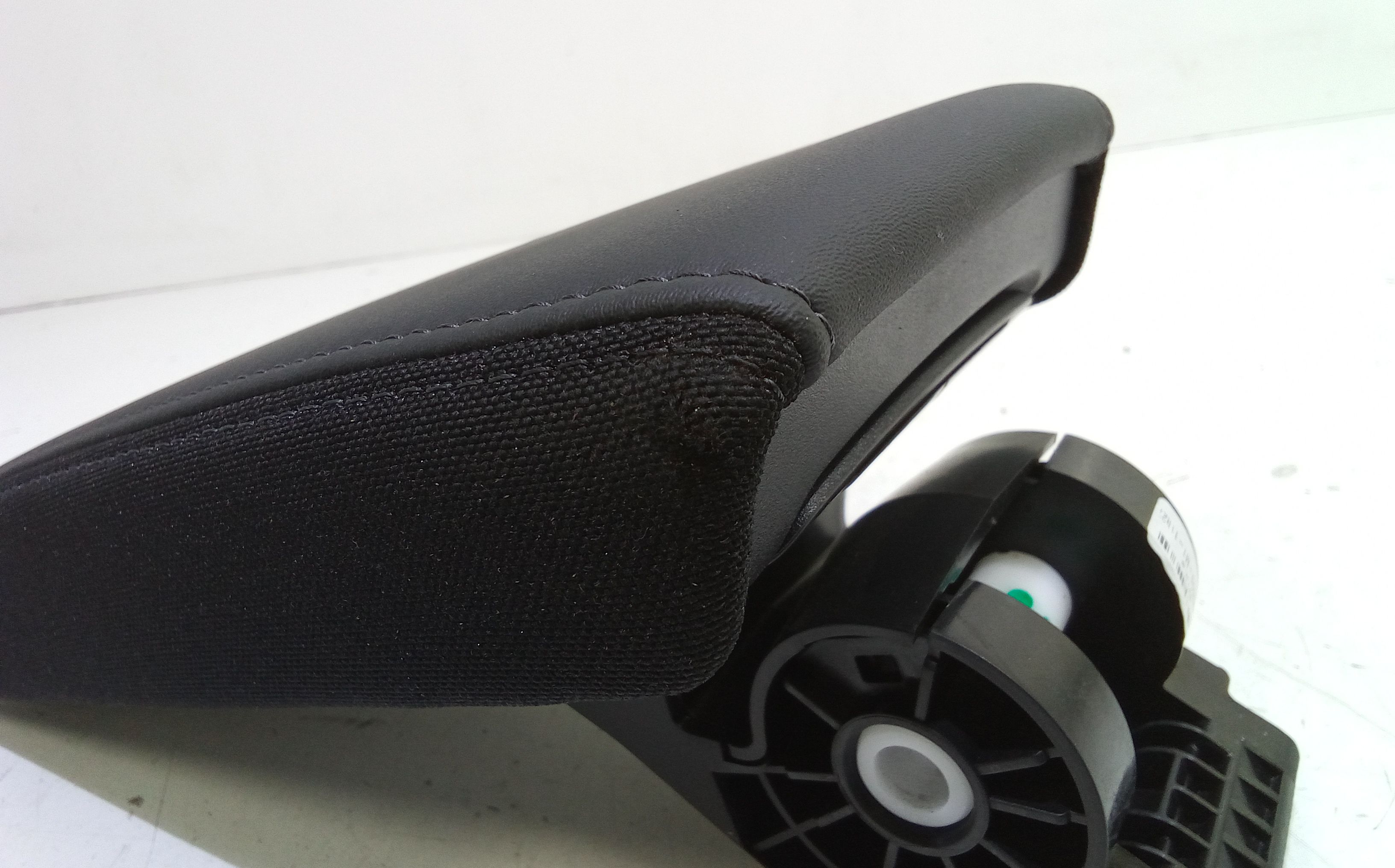 Bracciolo centrale PEUGEOT 208 Serie (19>)