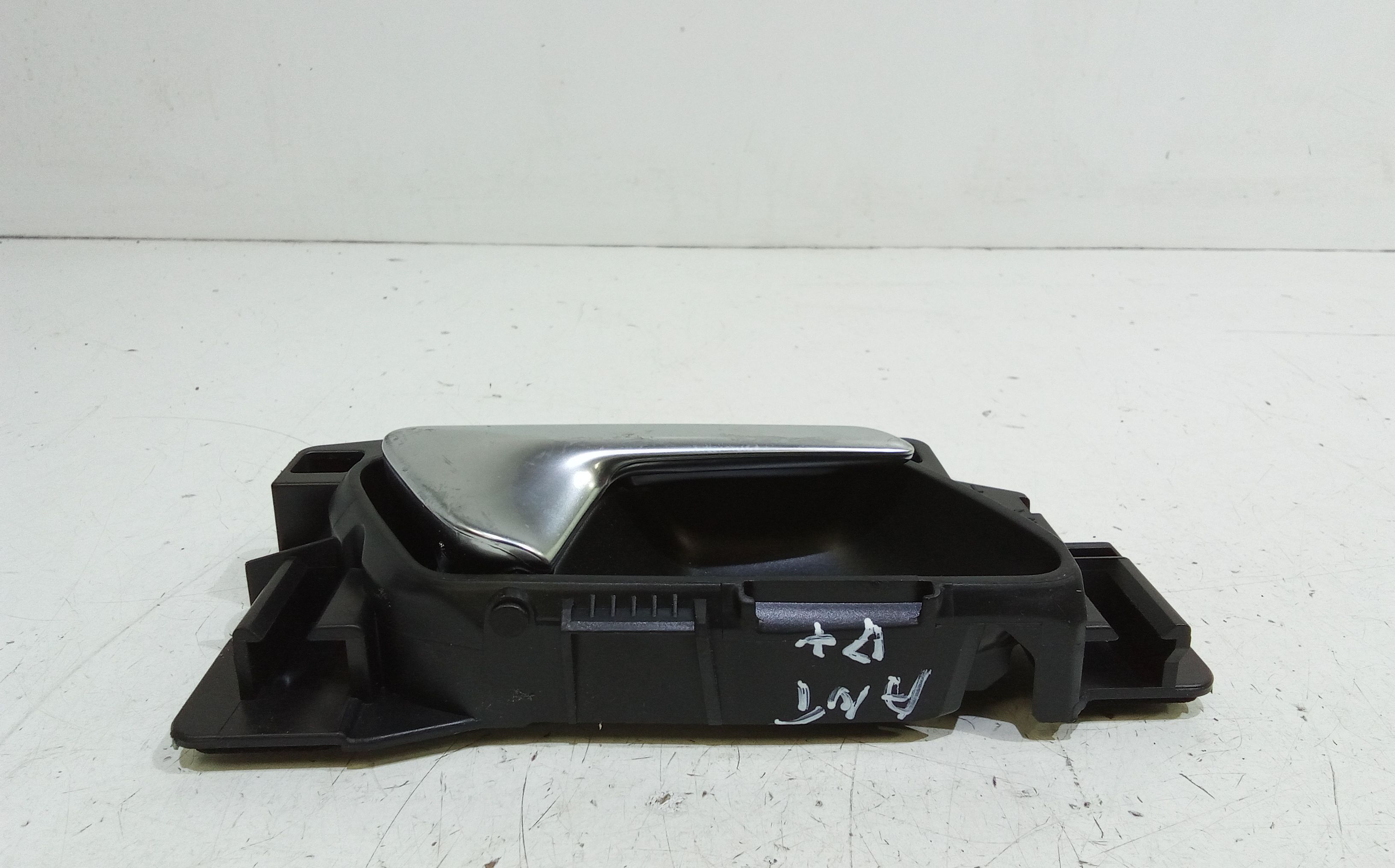 Maniglia interna Anteriore Destra PEUGEOT 208 Serie (19>)