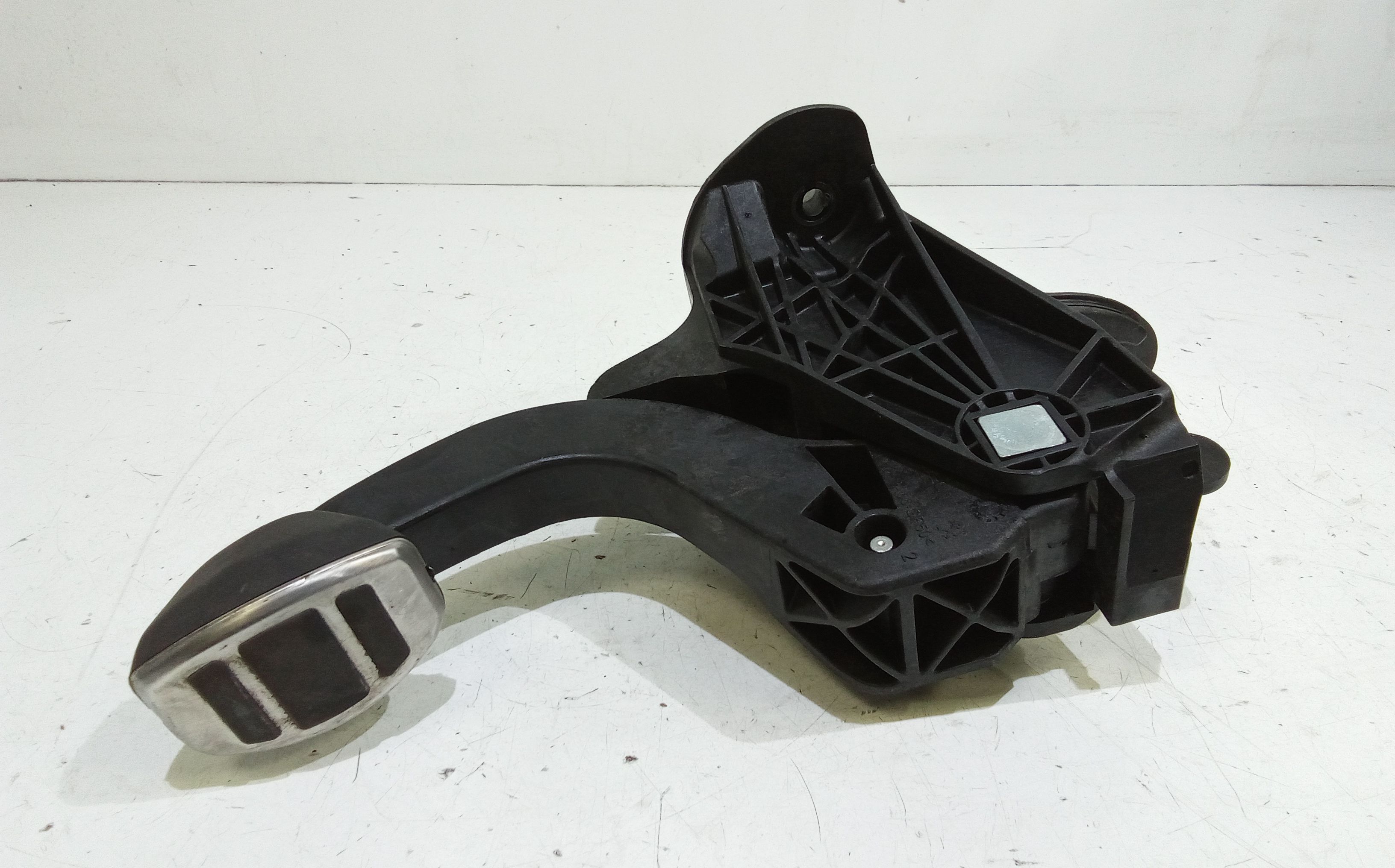 Pedale frizione PEUGEOT 208 Serie (19>)