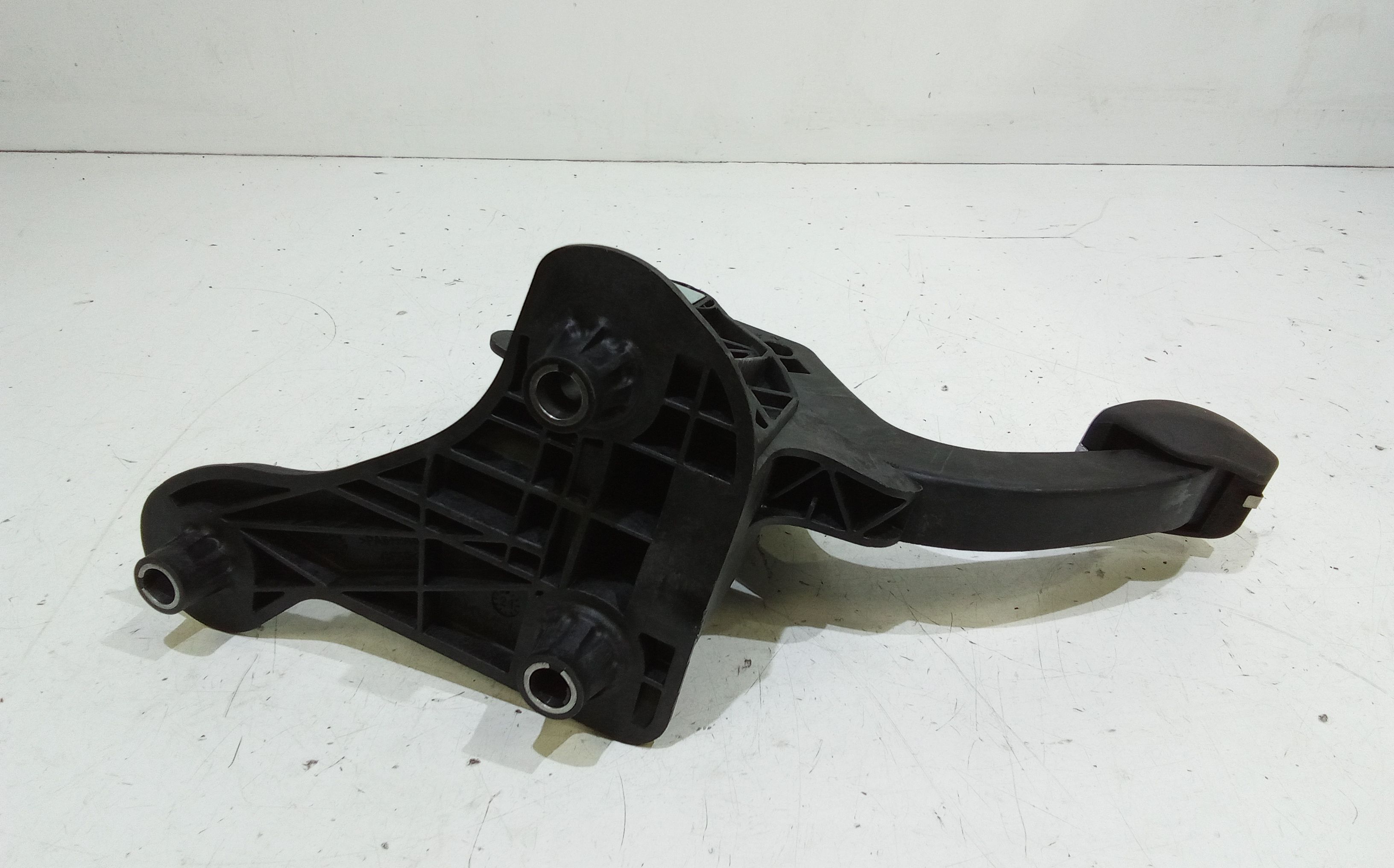 Pedale frizione PEUGEOT 208 Serie (19>)