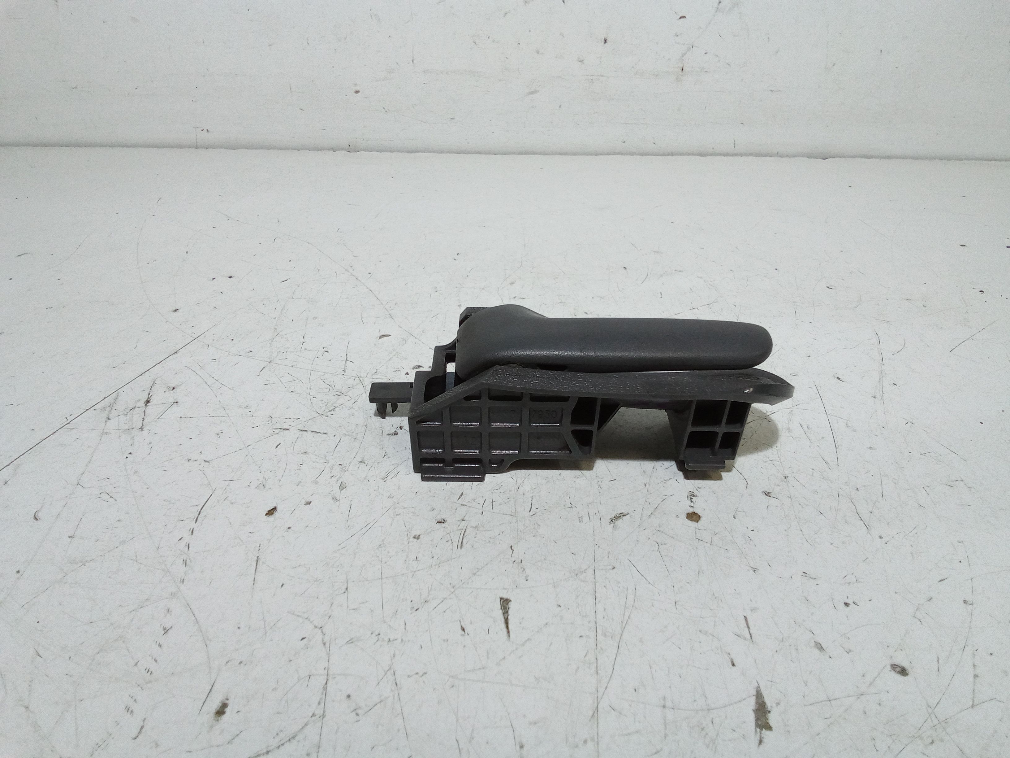 Maniglia interna anteriore Sinistra PEUGEOT 107 1 Serie