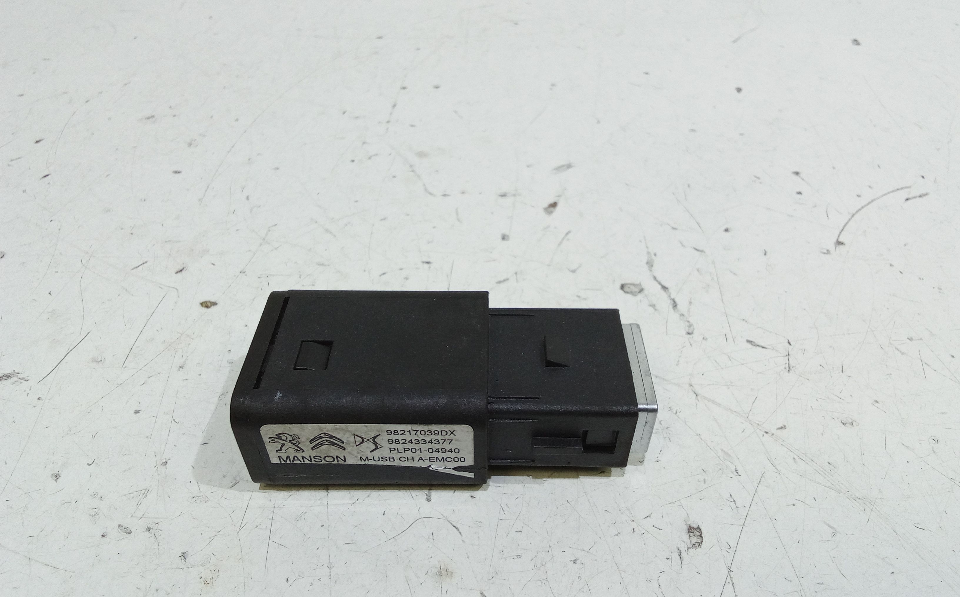 Porta USB PEUGEOT 208 Serie (19>)