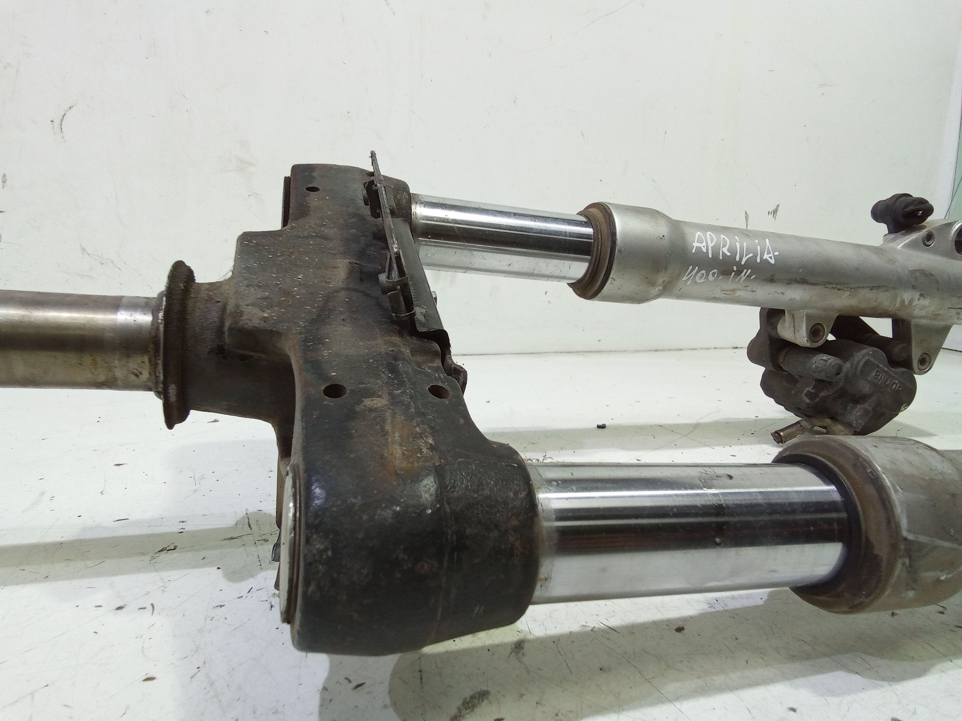 Forcina anteriore Aprilia Scarabeo 250cc (04>07)