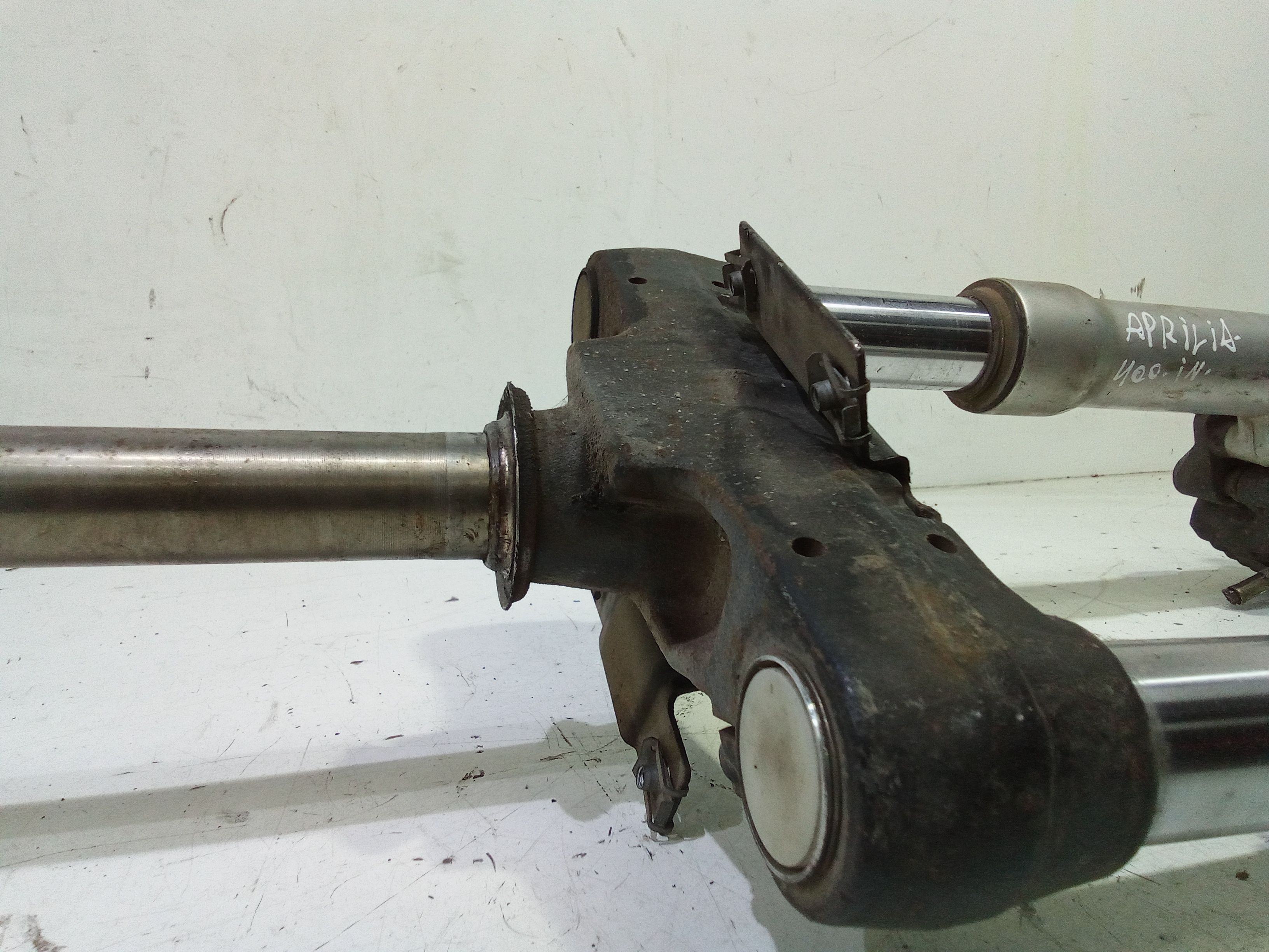 Forcina anteriore Aprilia Scarabeo 250cc (04>07)