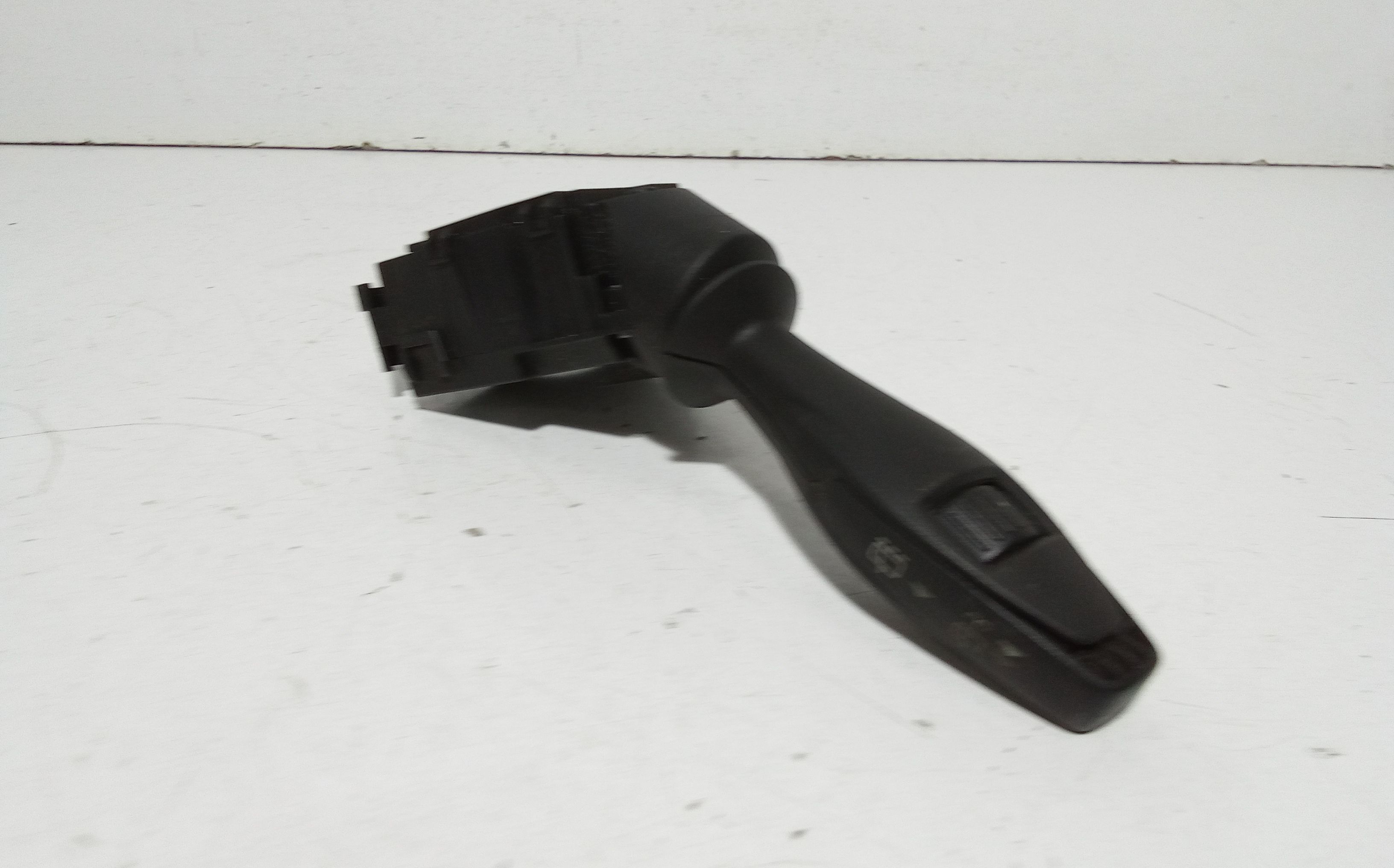 Devioluci destro FORD Fiesta 6 Serie