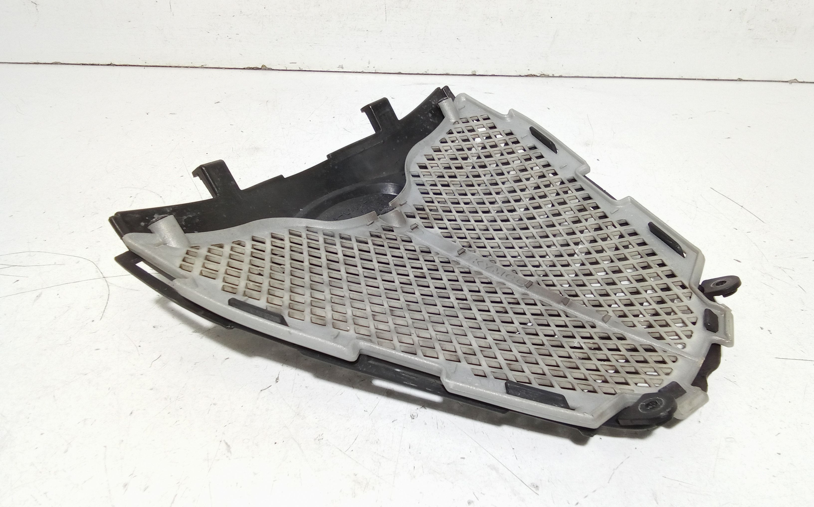 Mascherina griglia scudo anteriore Kymco People 50cc  (99>05)