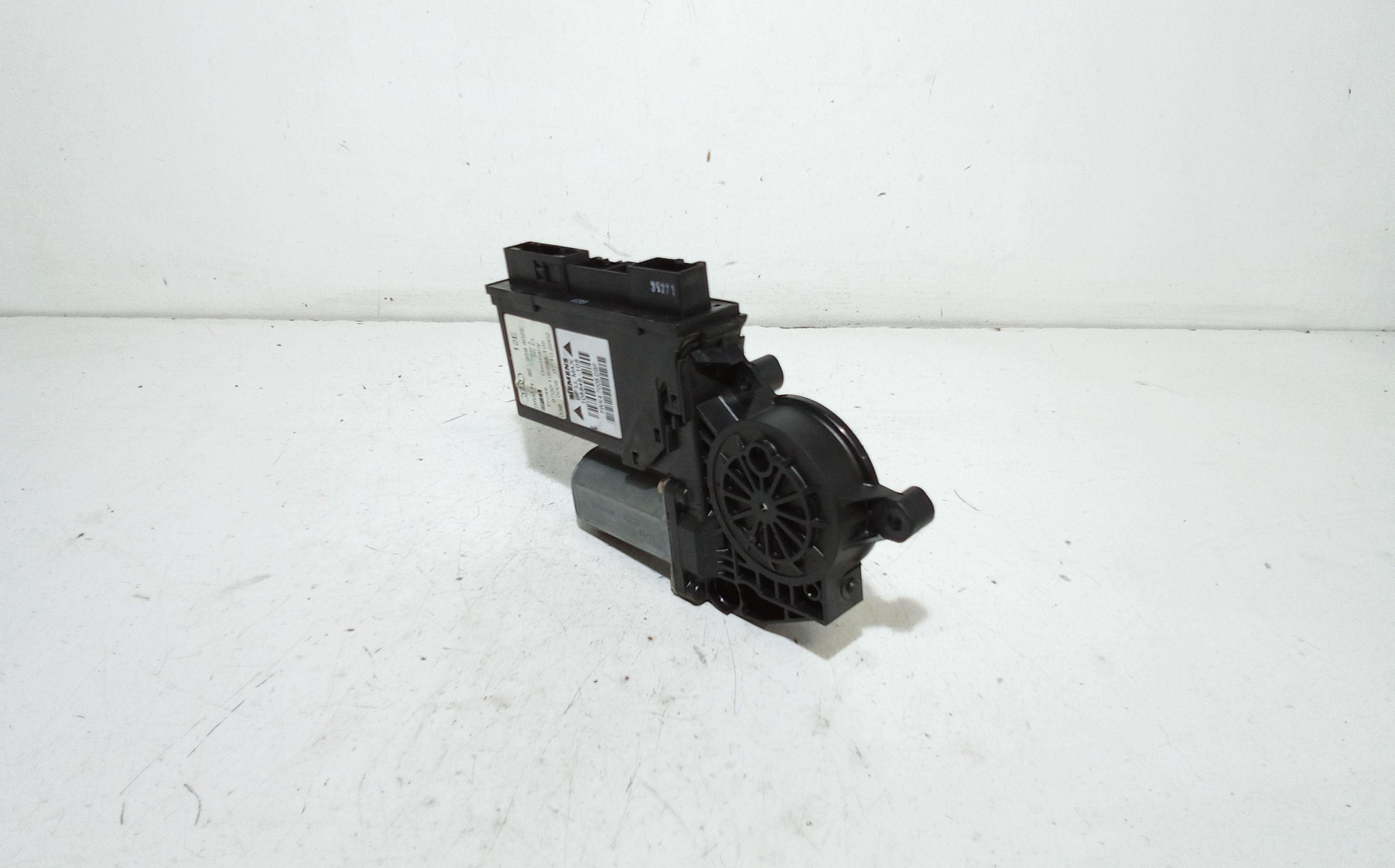 Motorino Alzavetro anteriore destra AUDI A4 Berlina (8E) (00>04)