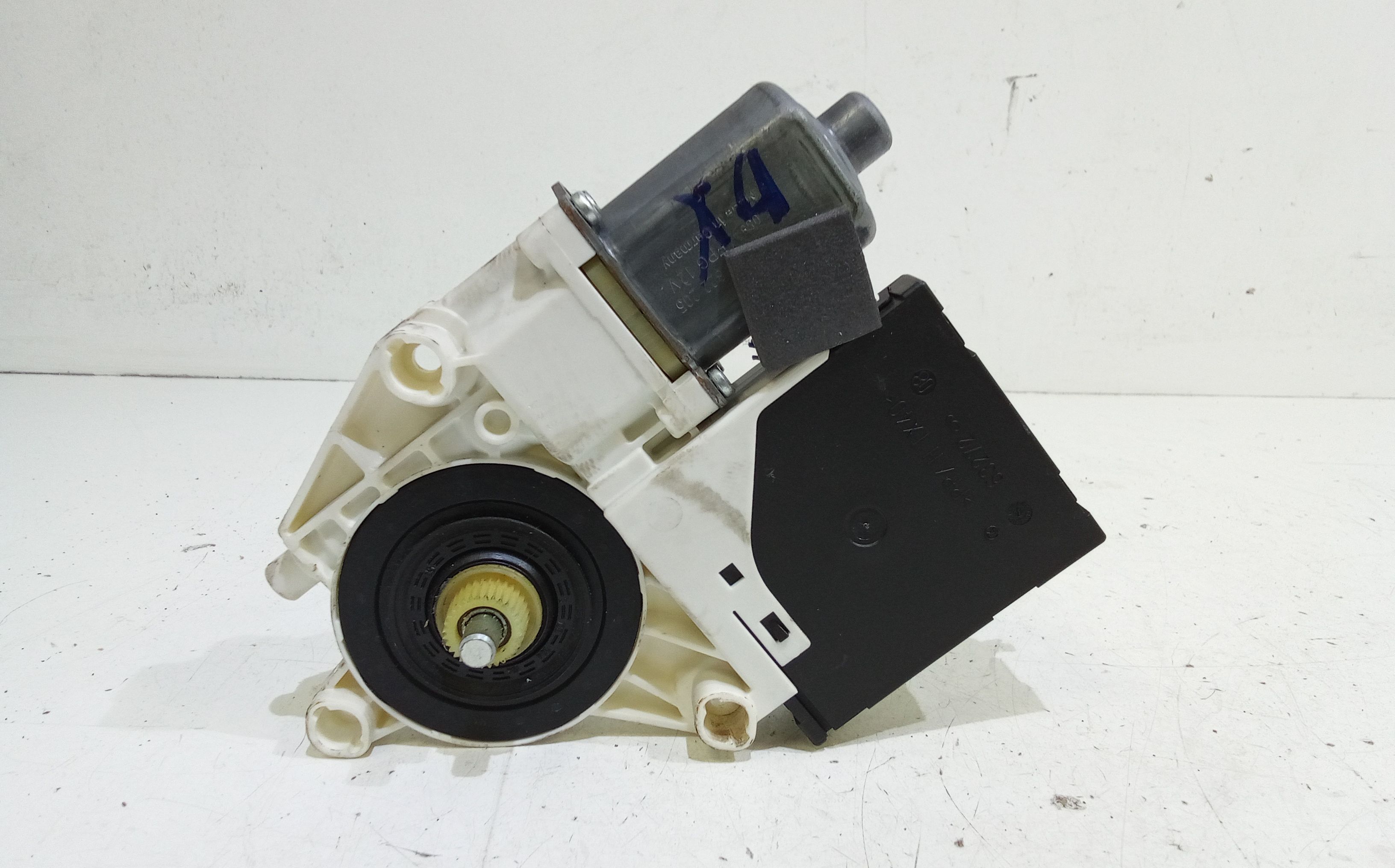 Motorino Alzavetro anteriore destra AUDI A3 Serie (8P1) (05>08)