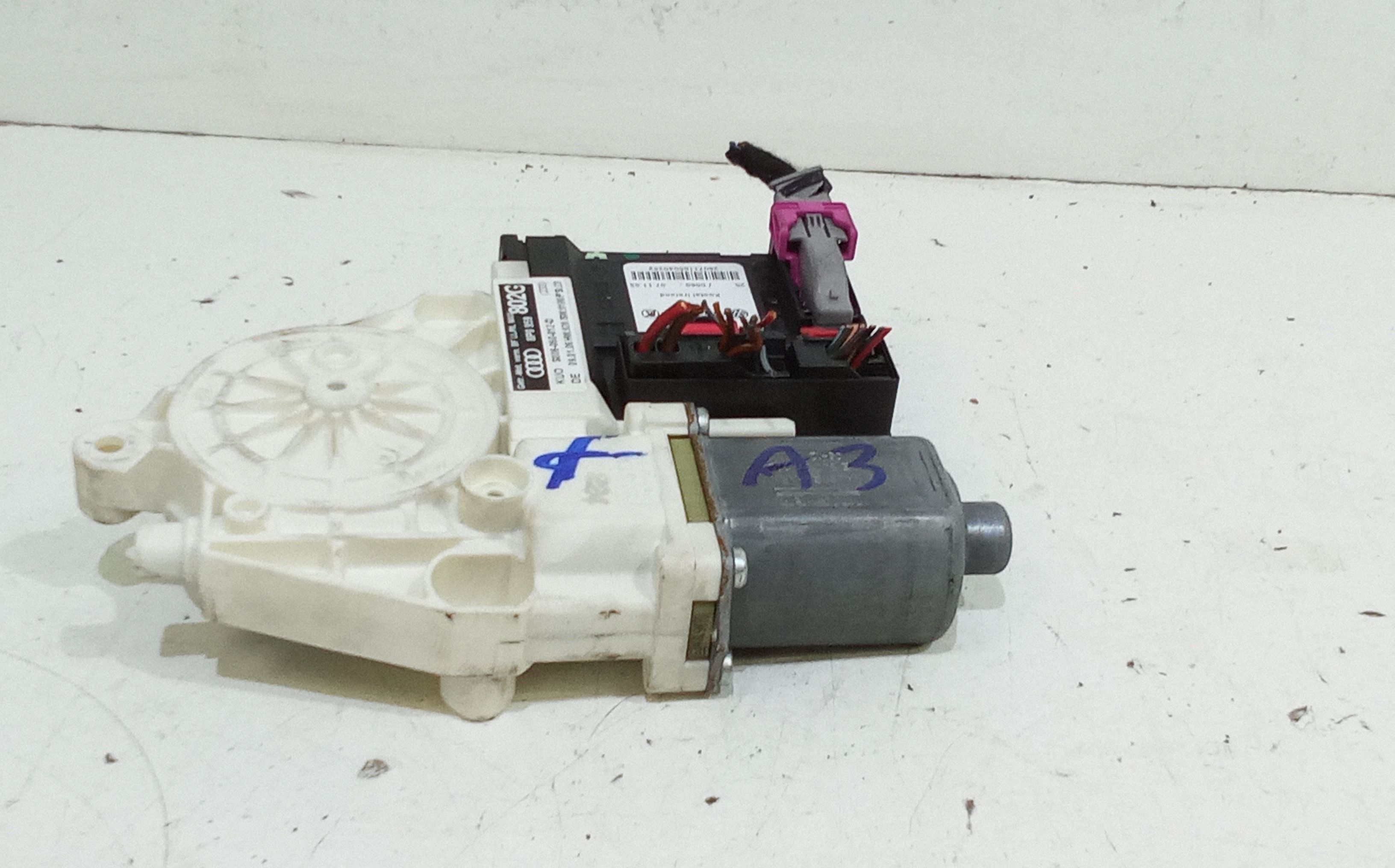 Motorino Alzavetro anteriore destra AUDI A3 Serie (8P1) (05>08)