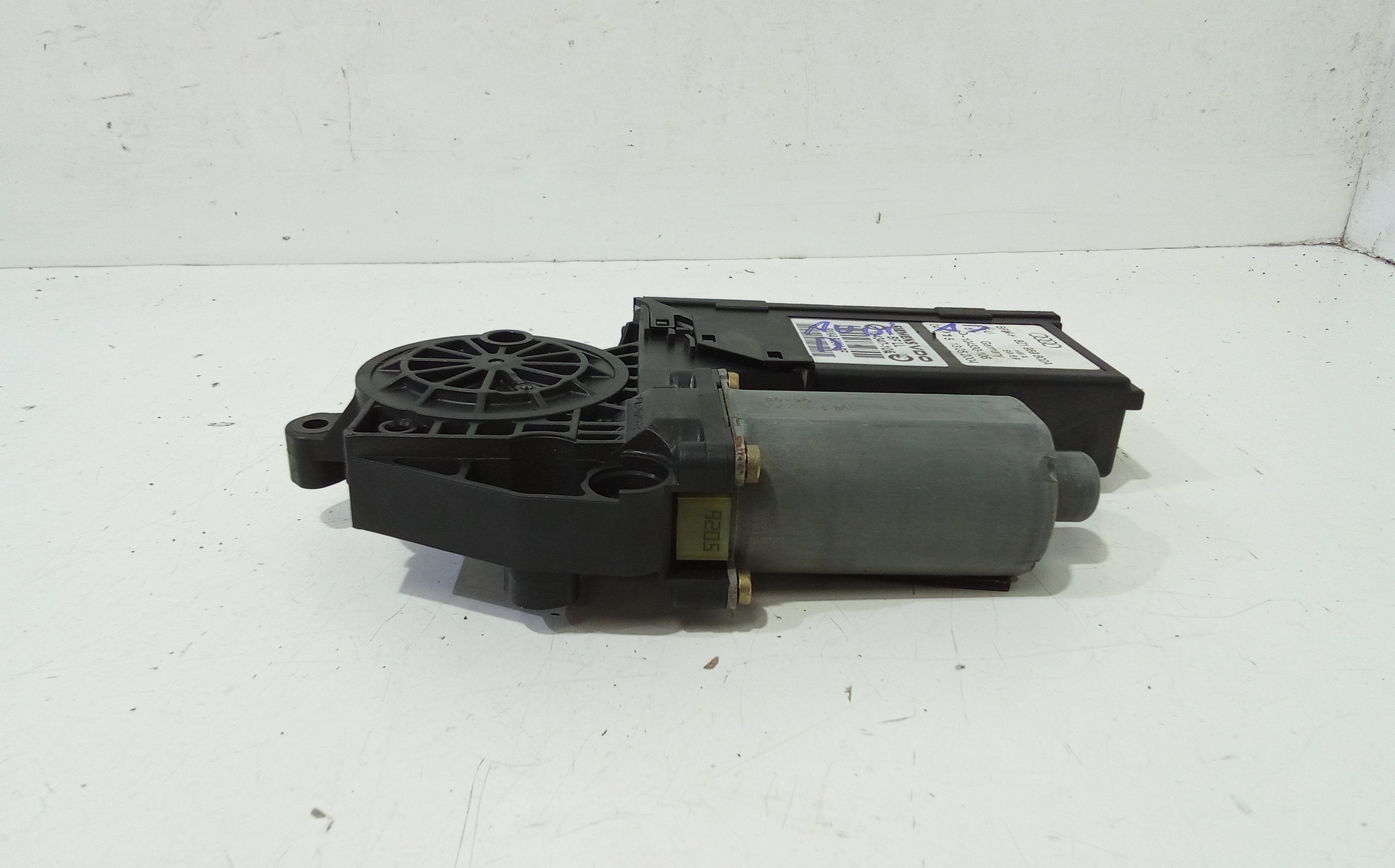 Motorino Alzavetro anteriore destra AUDI A2 Serie (8Z0) (00>05)