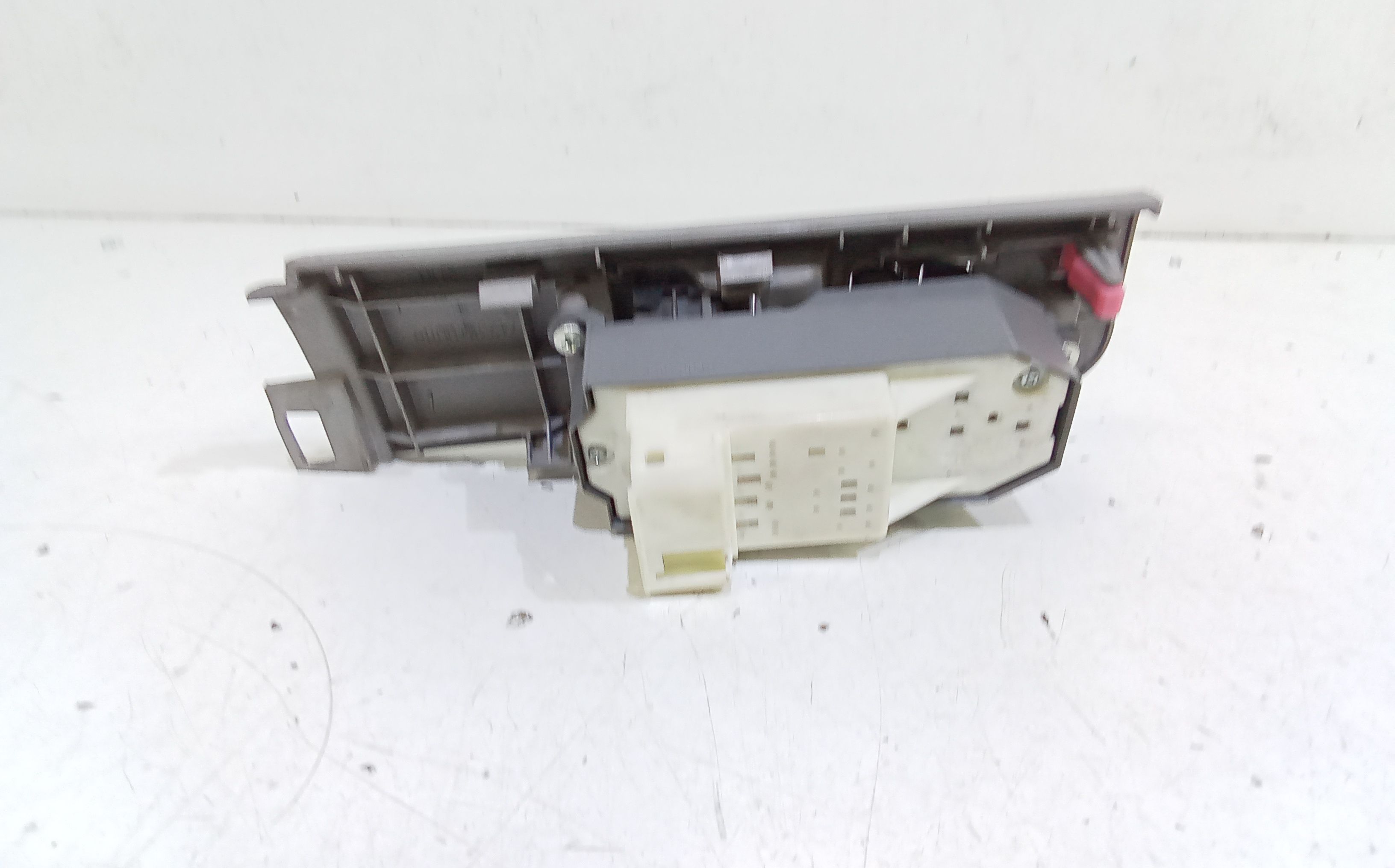 Pulsantiera anteriore sinistra Guida TOYOTA Yaris Serie (05>08)