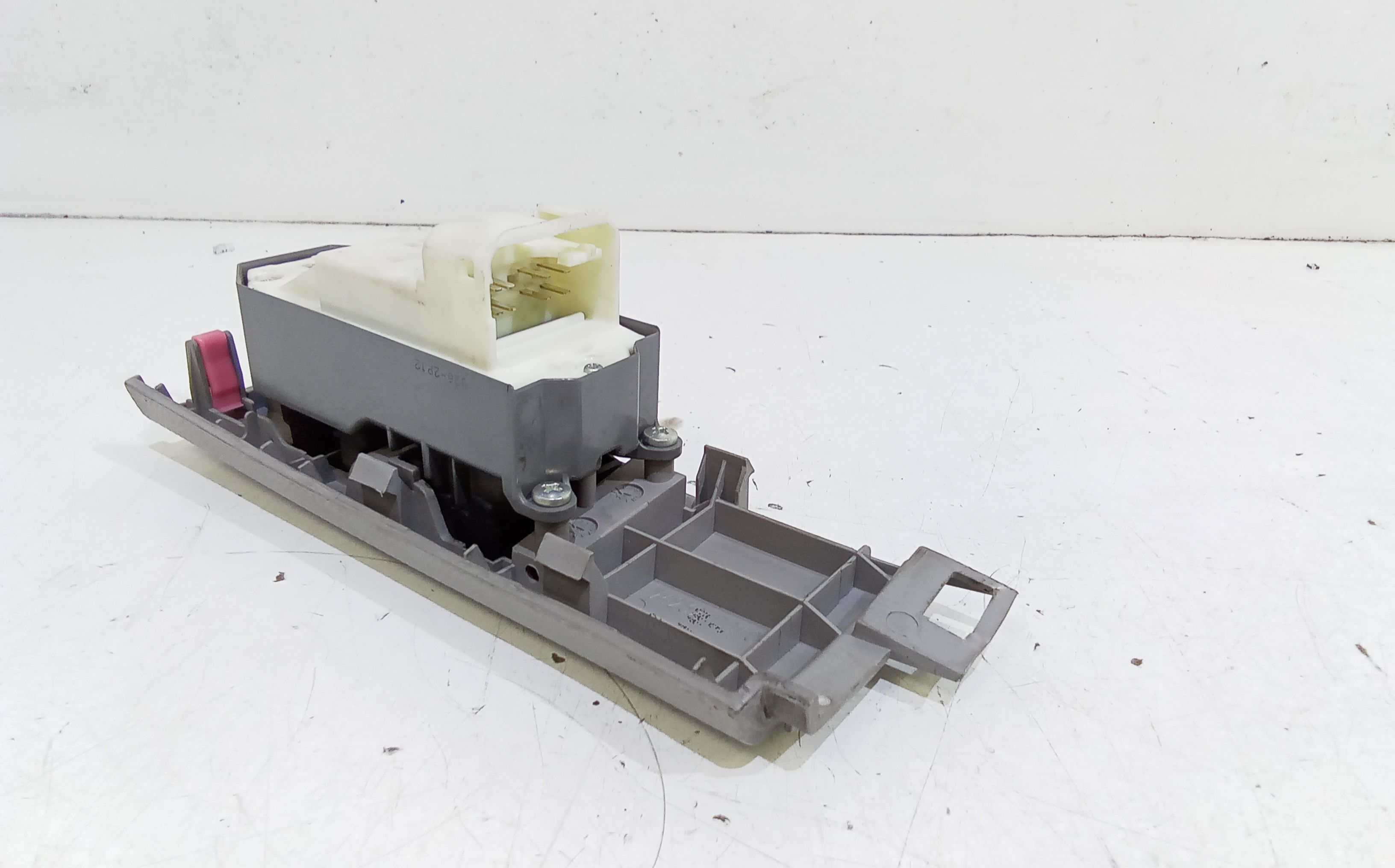 Pulsantiera anteriore sinistra Guida TOYOTA Yaris Serie (05>08)