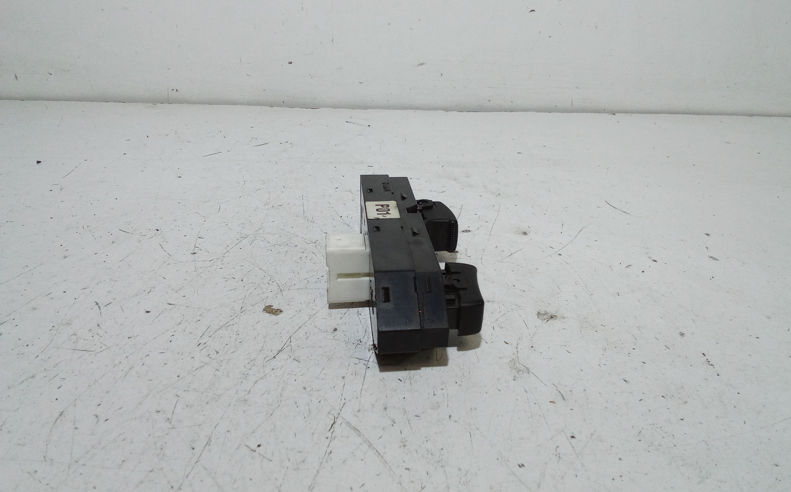 Pulsantiera anteriore sinistra Guida KIA Sportage Serie (04>10)