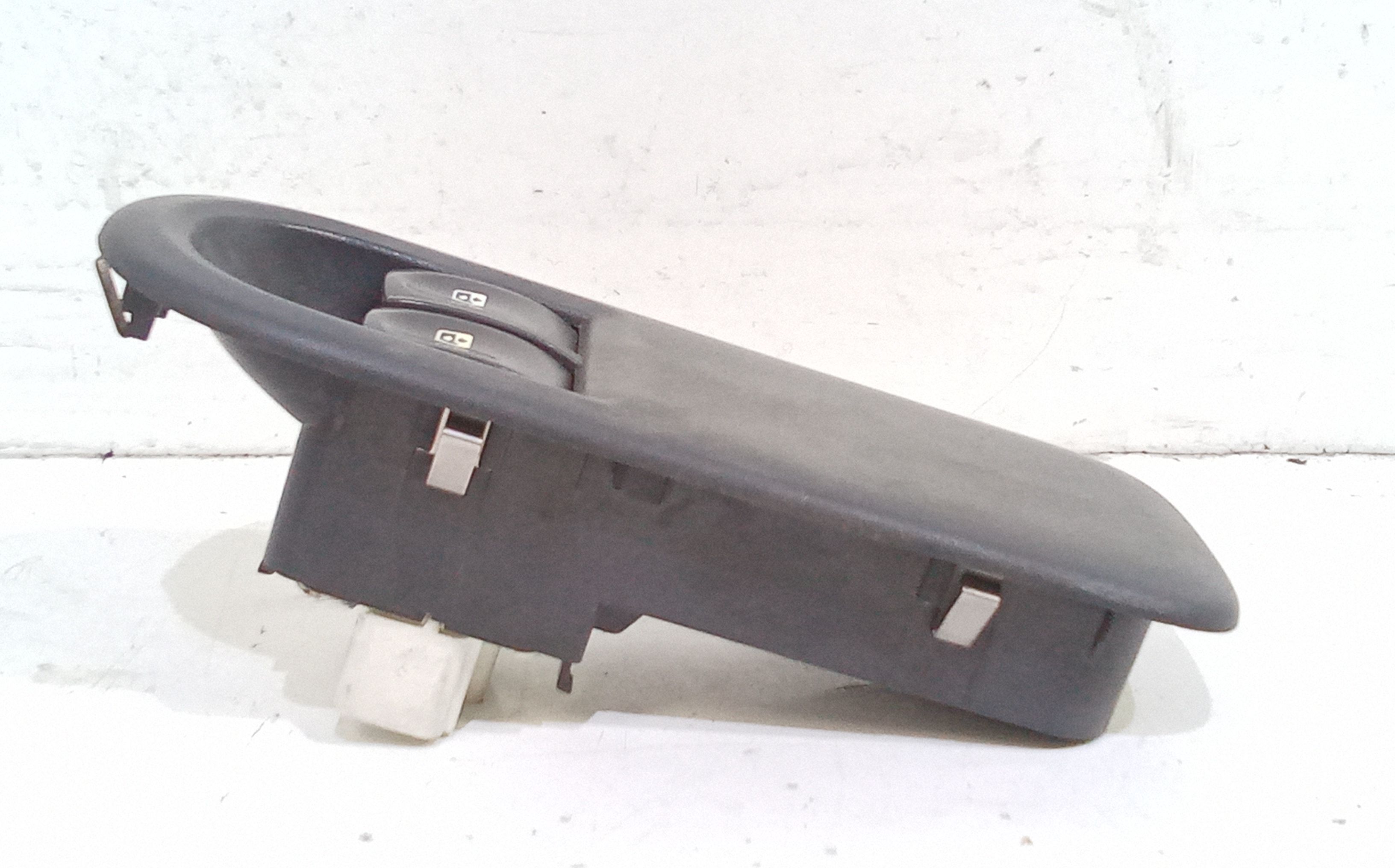 Pulsantiera anteriore sinistra Guida RENAULT Clio Serie (04>08)