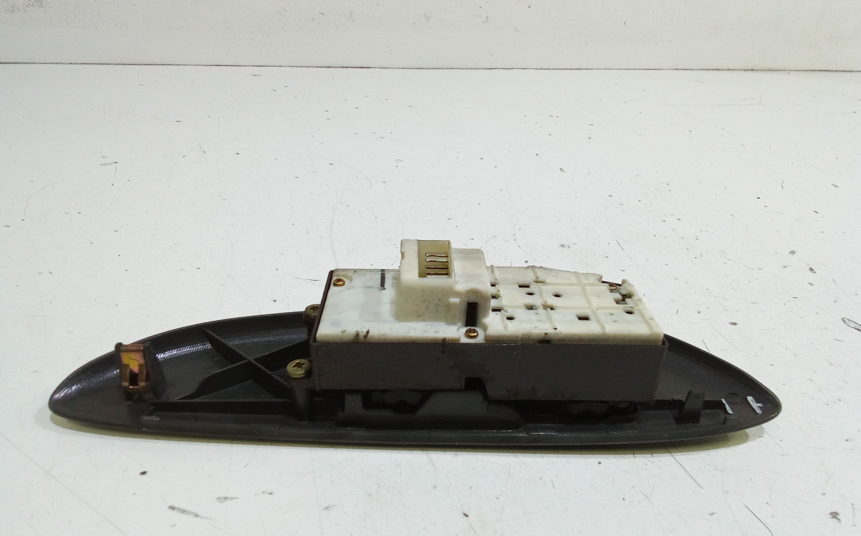 Pulsantiera anteriore sinistra Guida TOYOTA Yaris Serie (03>05)