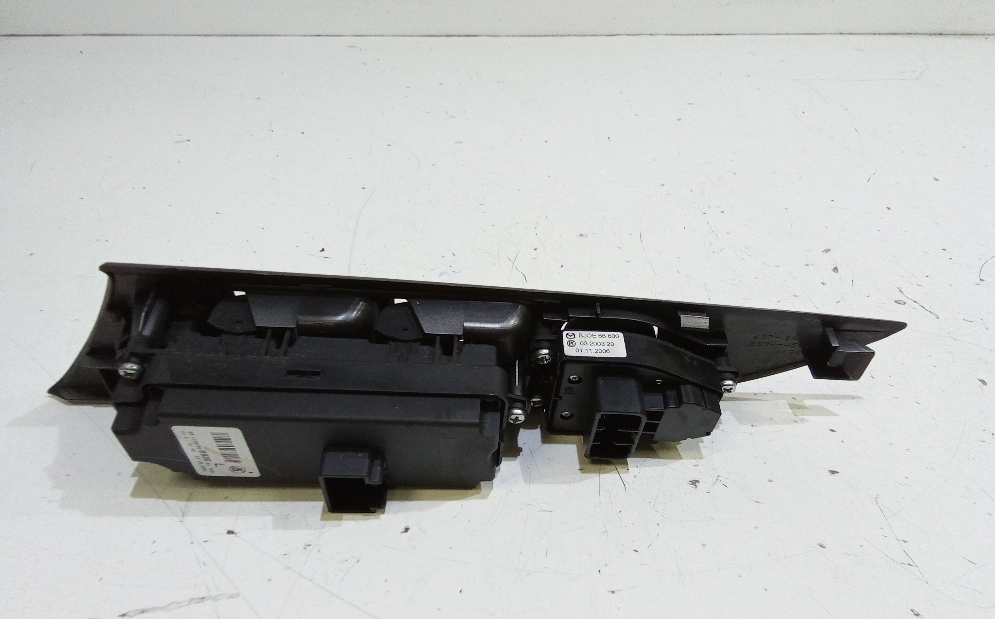 Pulsantiera anteriore sinistra Guida MAZDA 3 Berlina Serie (03>09)