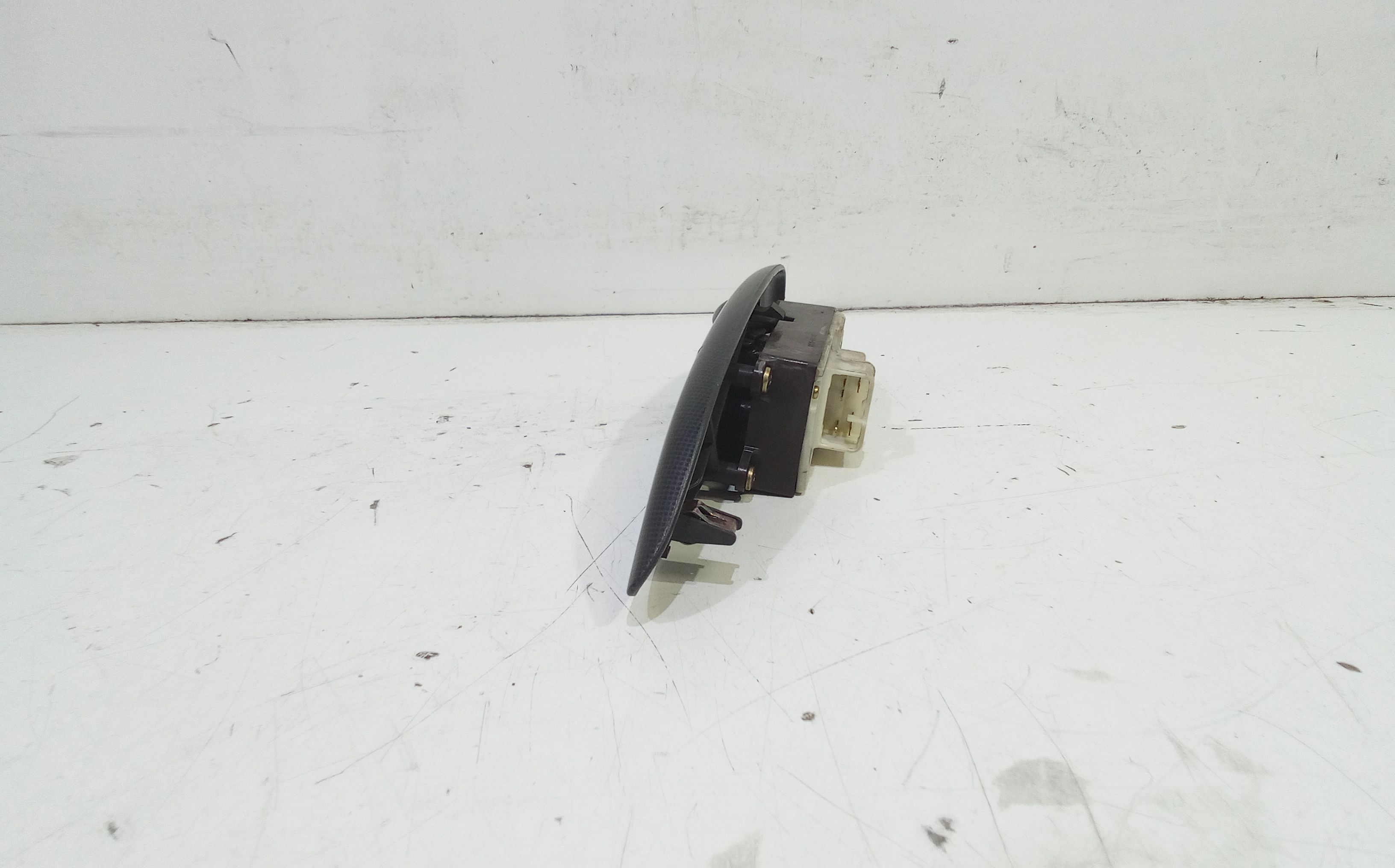 Pulsantiera anteriore sinistra Guida TOYOTA Yaris Serie (99>03)