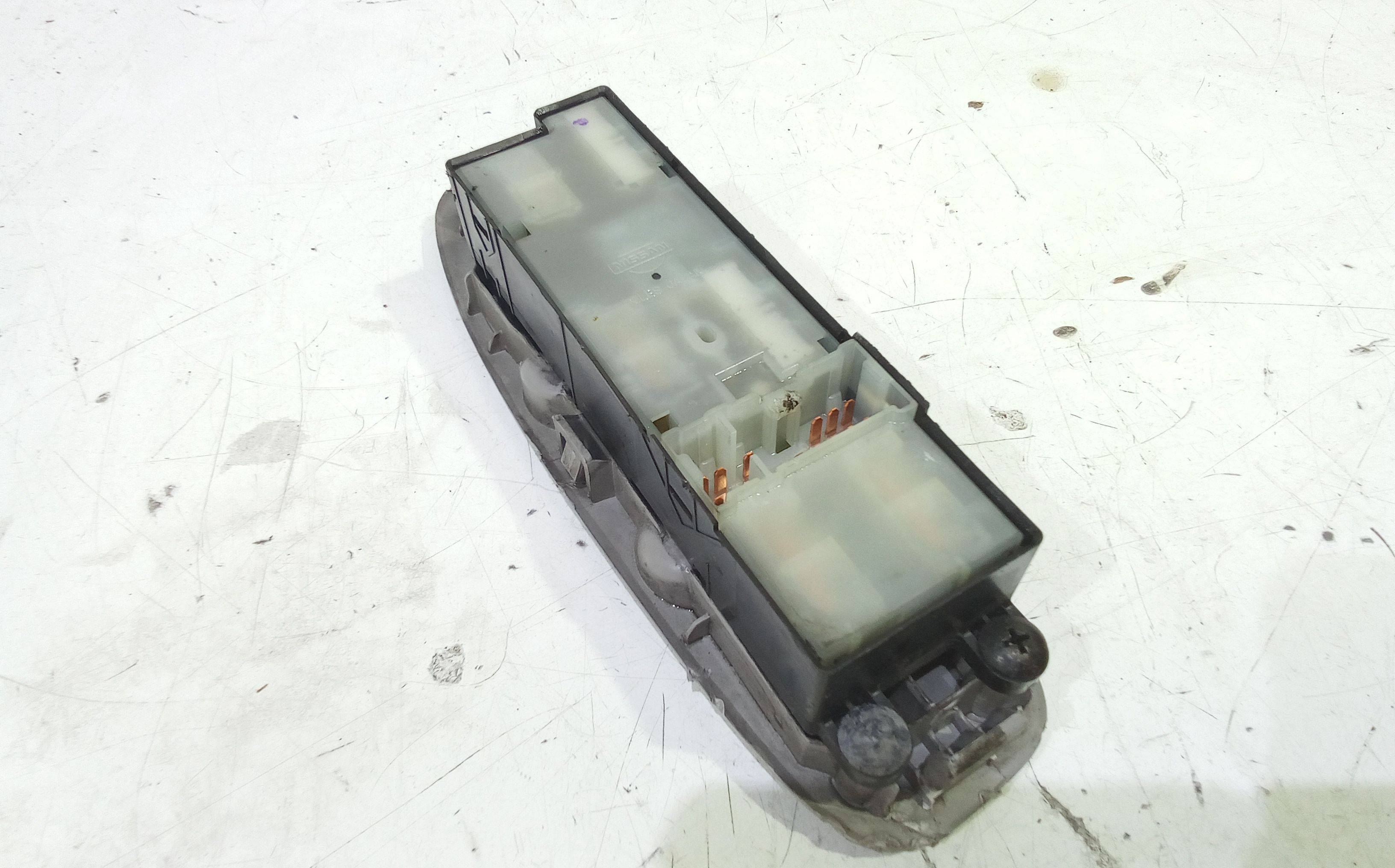 Pulsantiera anteriore sinistra Guida NISSAN Almera 1 Serie