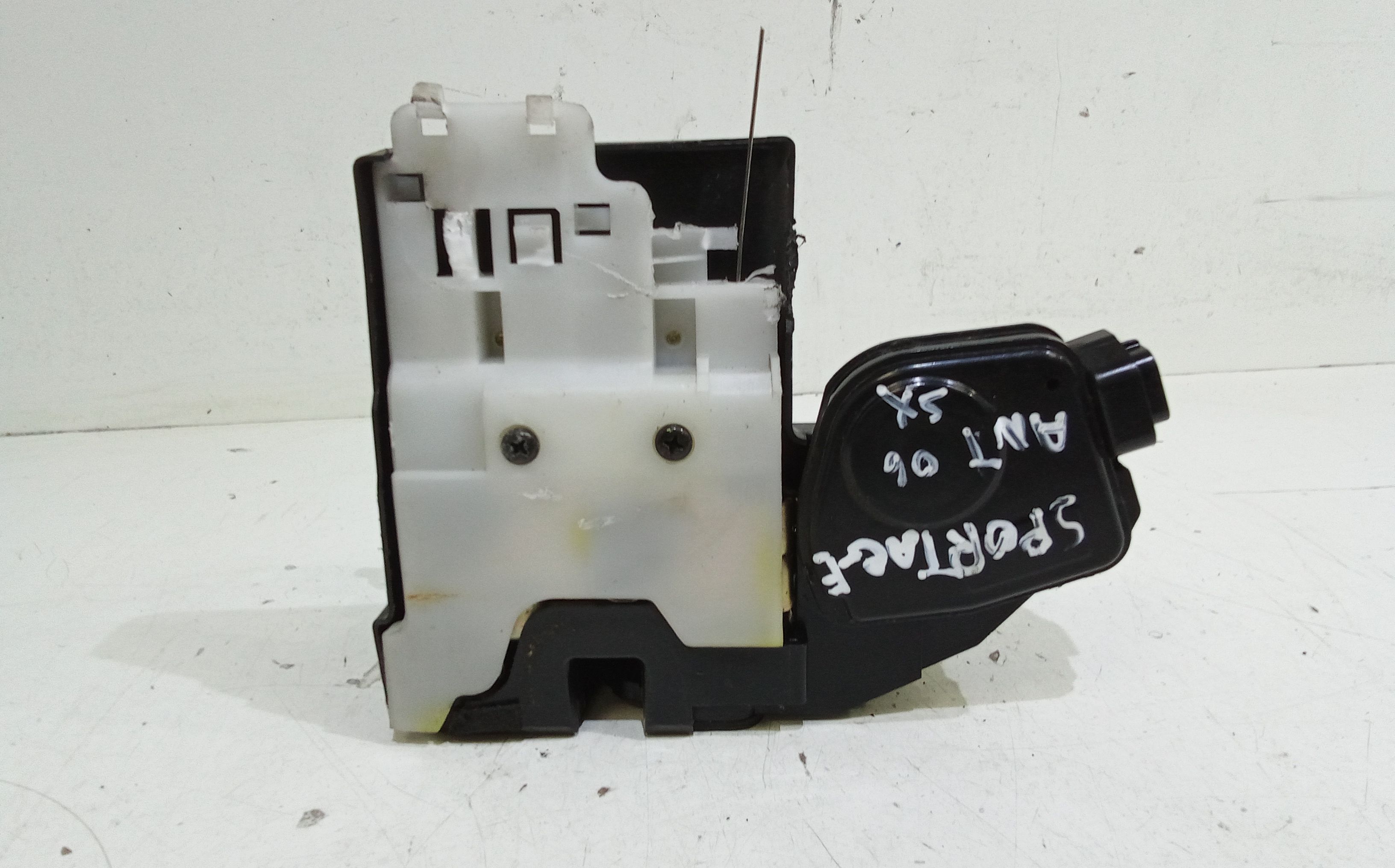 Serratura Anteriore Sinistra KIA Sportage Serie (04>10)