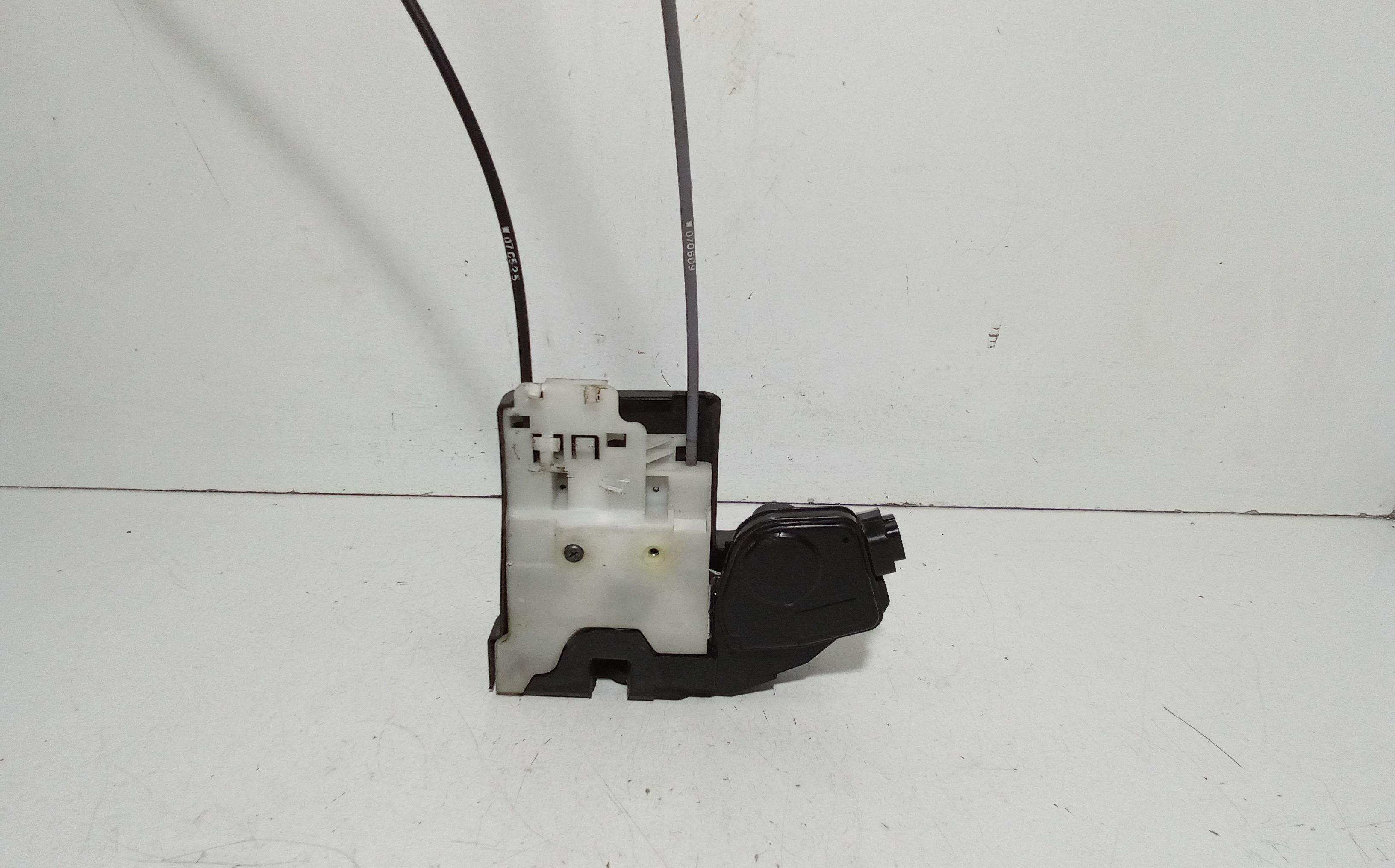 Serratura Anteriore Sinistra KIA Sportage Serie (04>10)