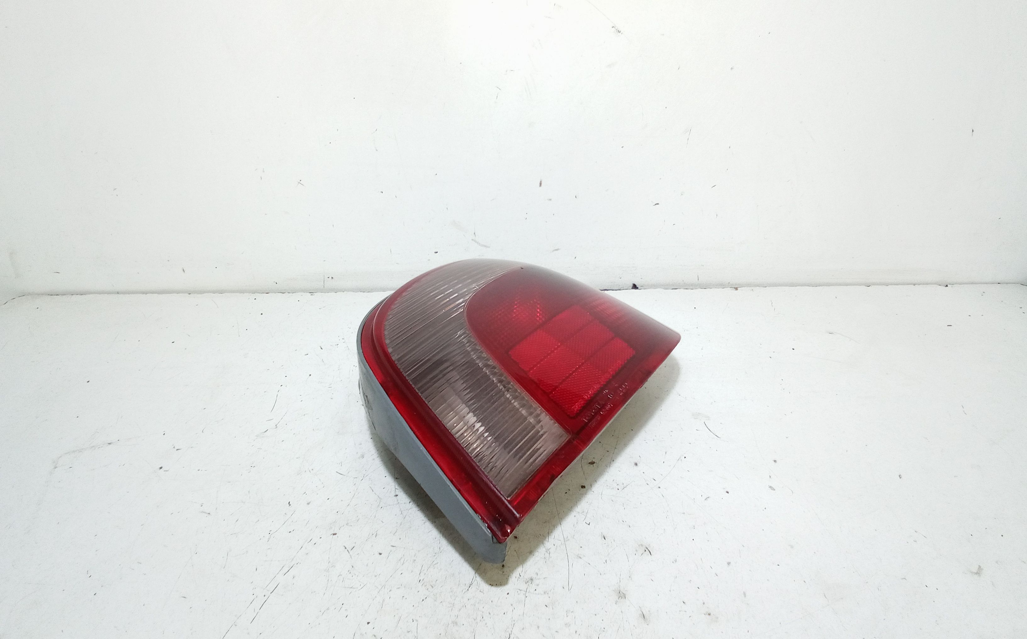 Stop fanale posteriore Destro Passeggero TOYOTA Yaris Serie (99>03)