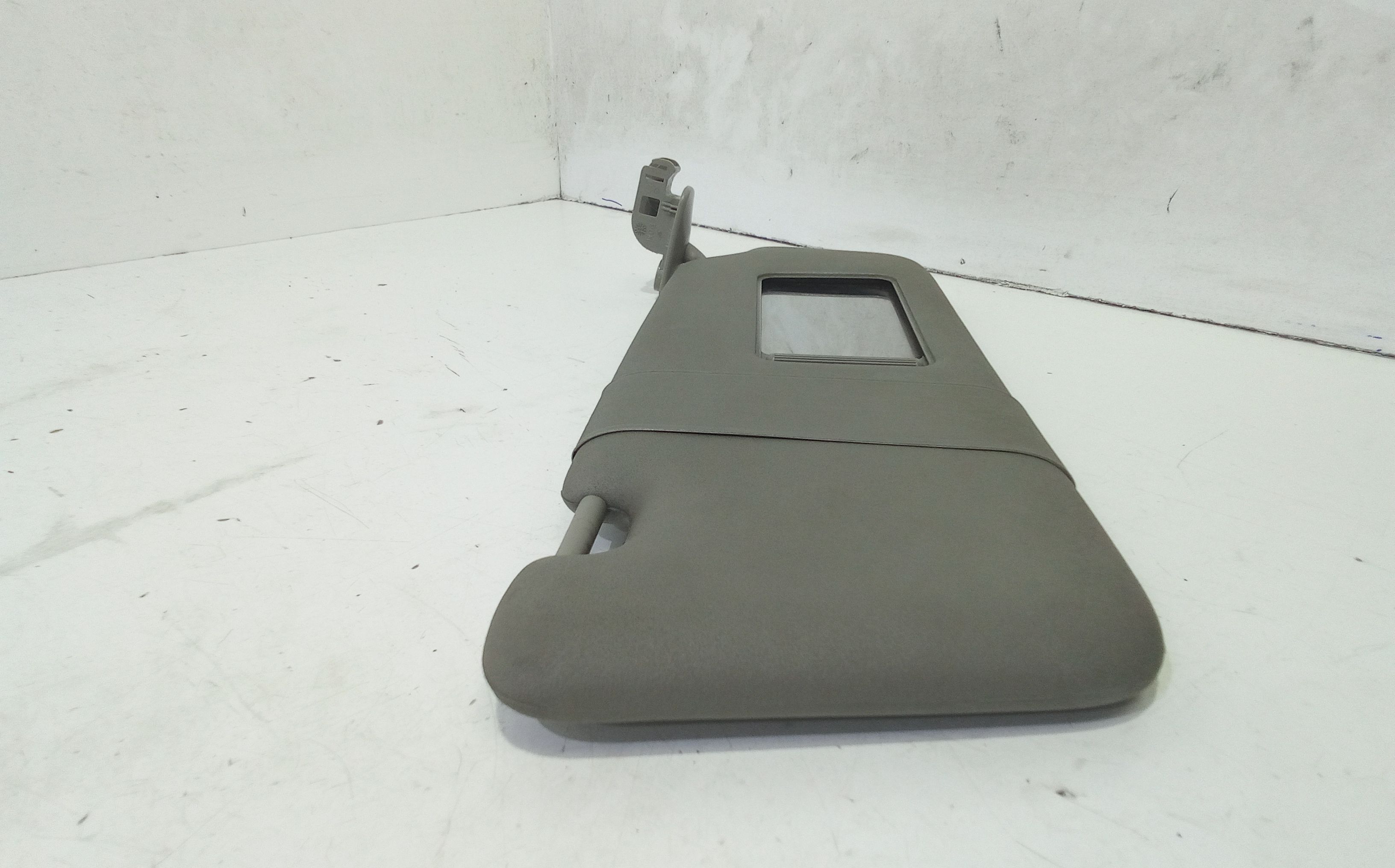 Parasole aletta Lato Passeggero AUDI A4 Avant (8E) (00>04)